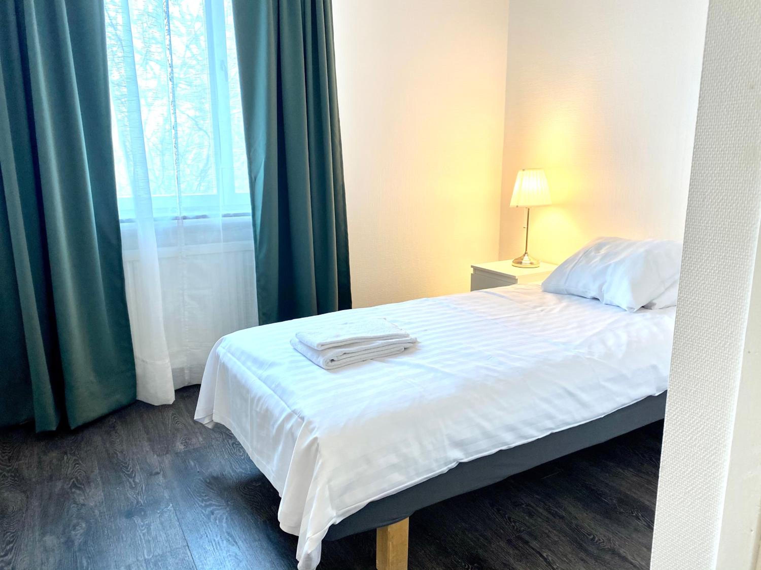 Single Room with Private Bathroom photo 2