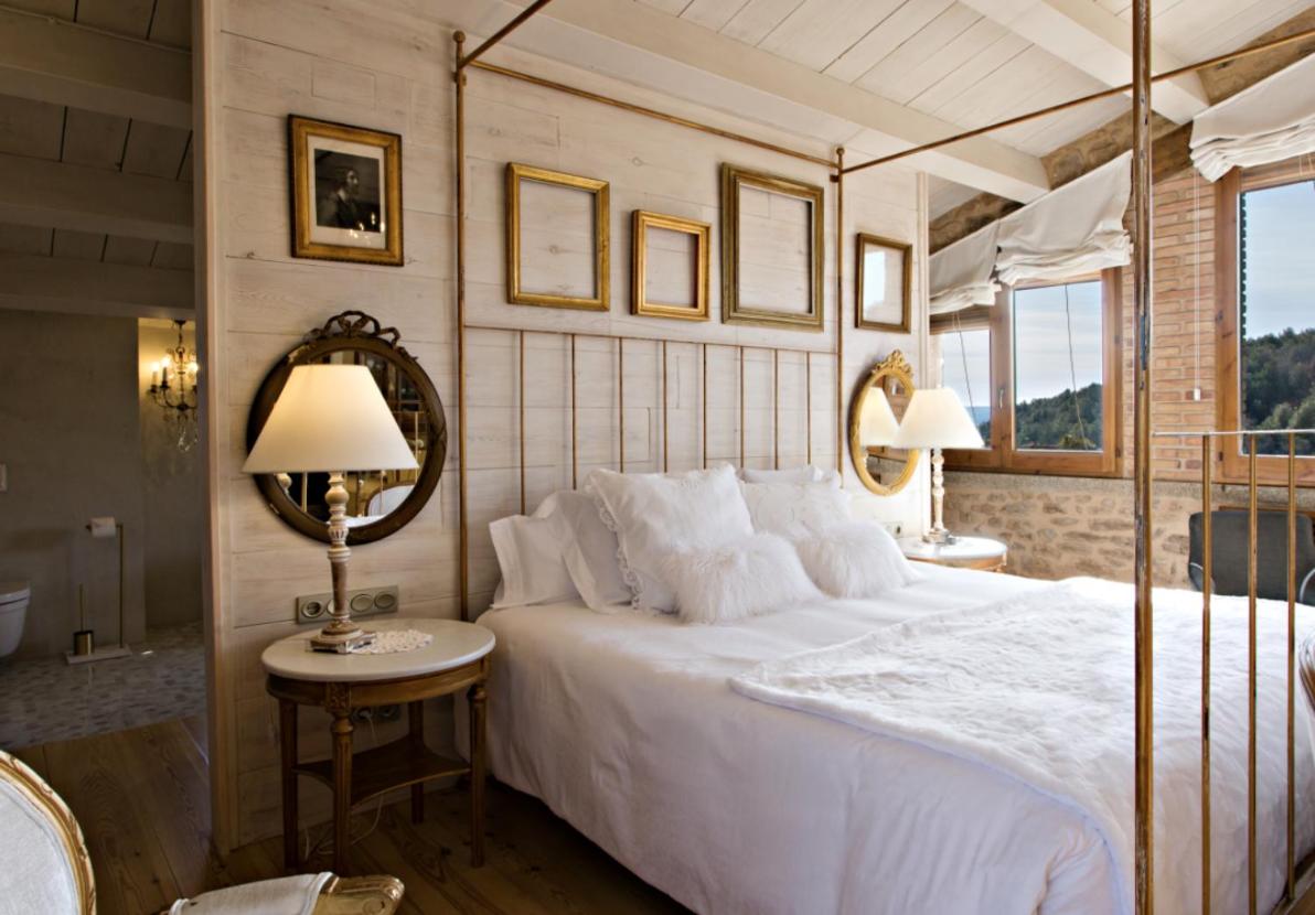 Suite - Photo 1