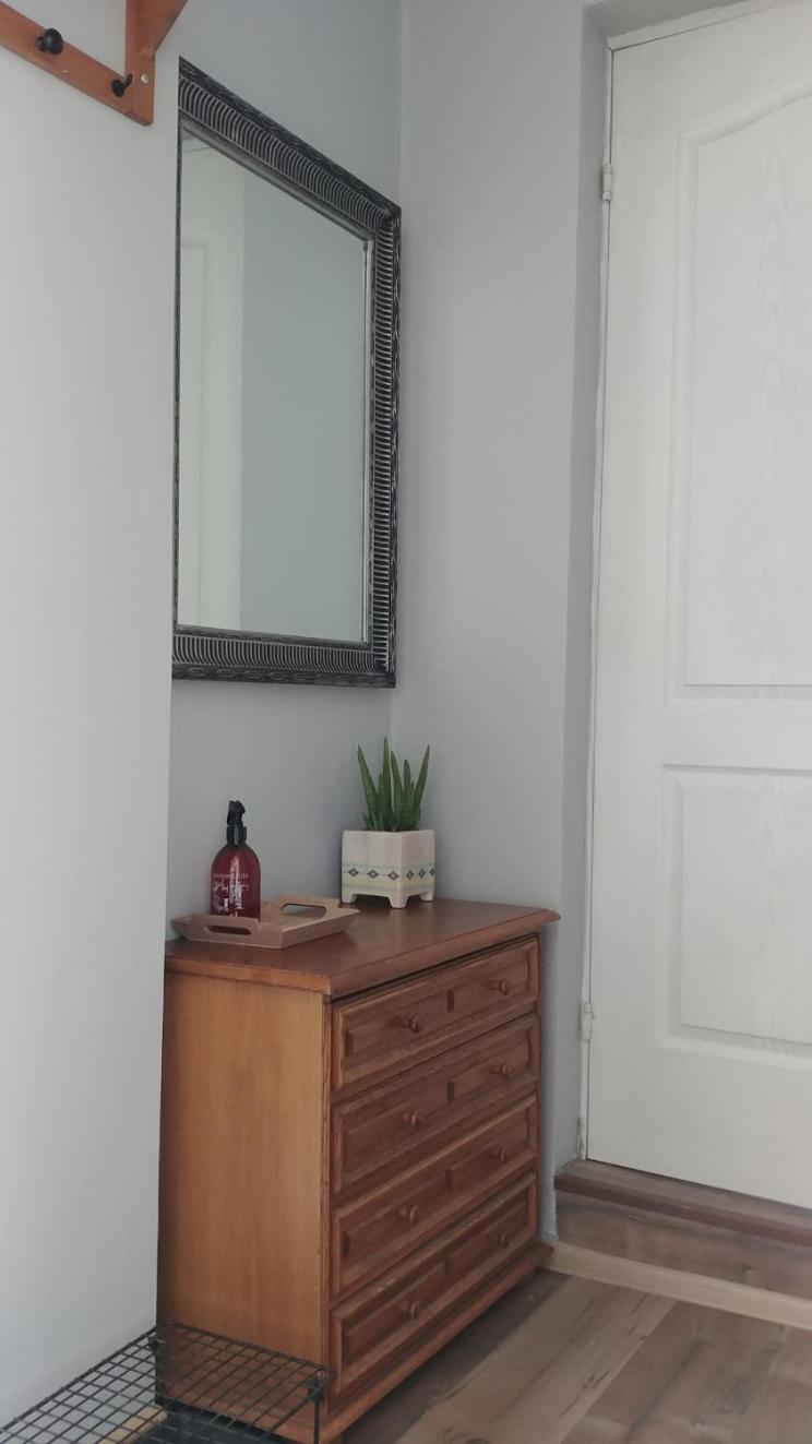 One-Bedroom Apartment - Photo 3