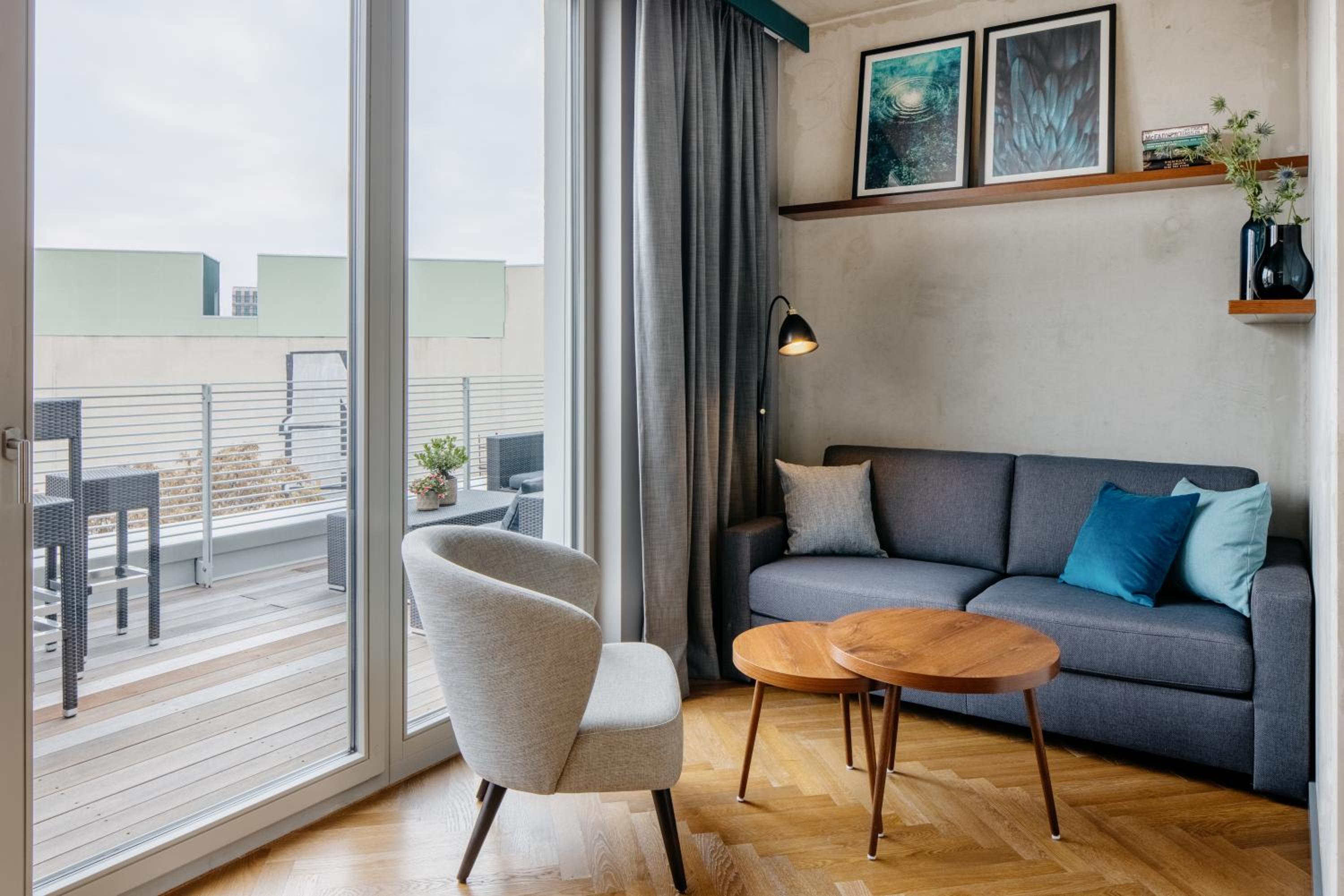 Two Bedroom Penthouse Apartment II 272 ft²