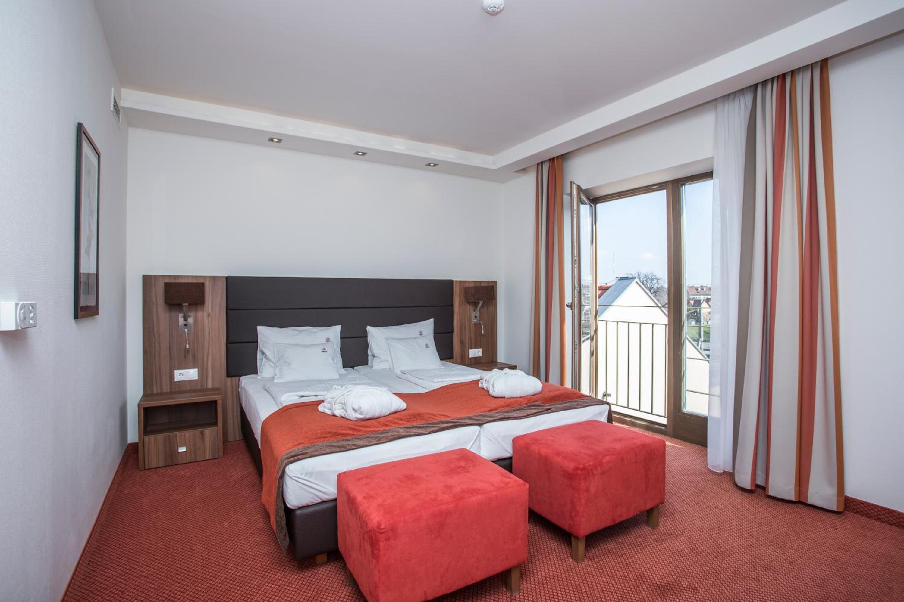 Premium Room - Photo 5