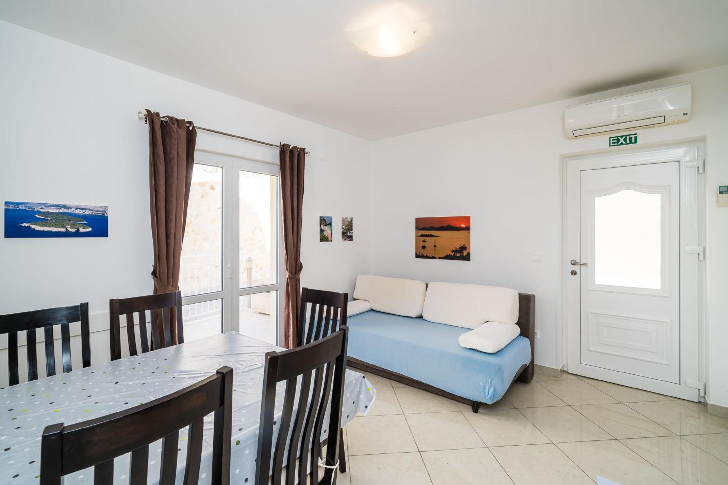 Two-Bedroom Apartment with Terrace and Sea View photo 1