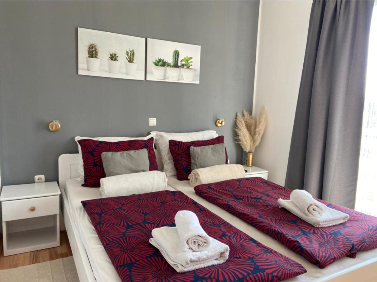 Deluxe Double Room with Balcony - Photo 33