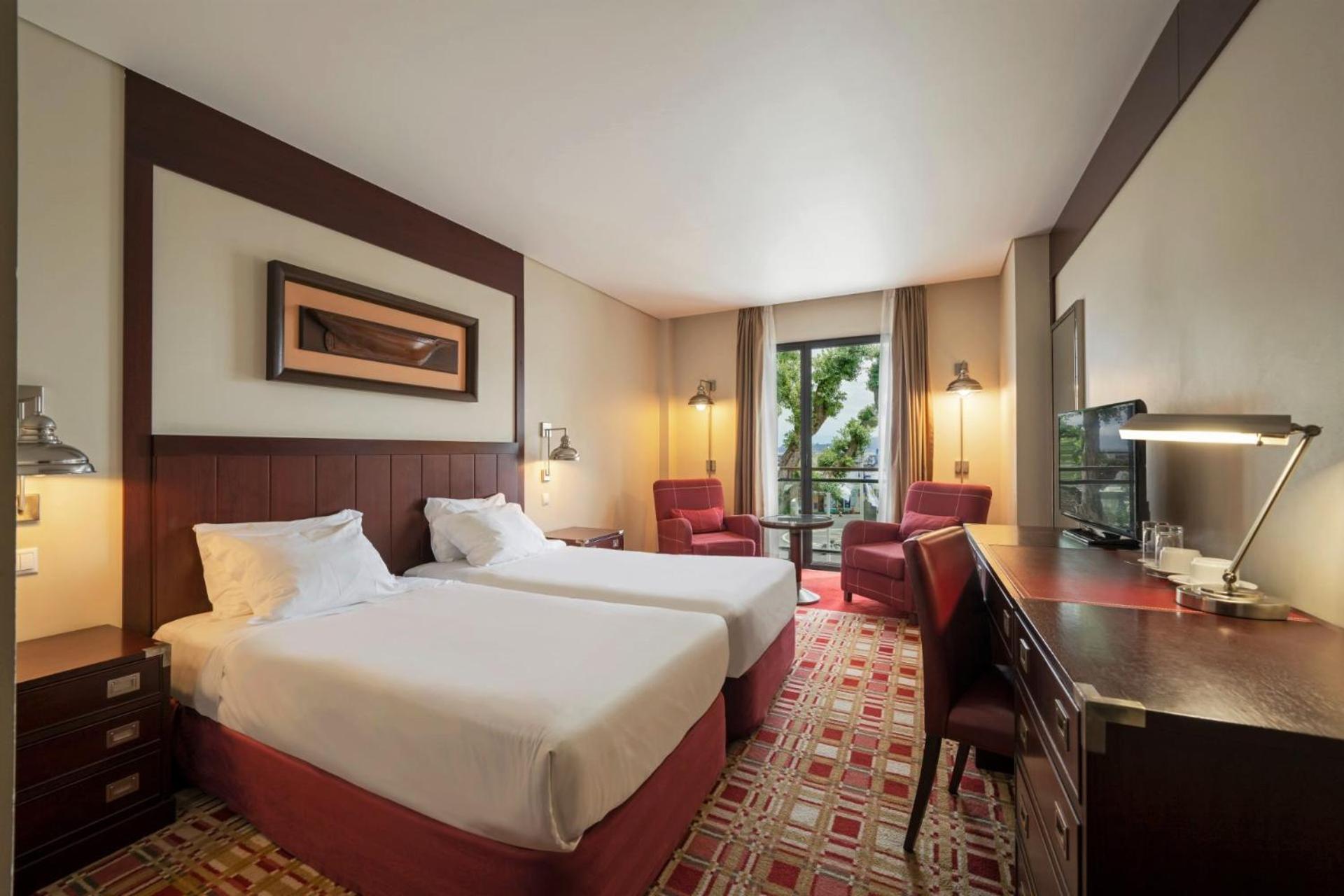 Standard Double or Twin Room with Pico Mountain View - Photo 5