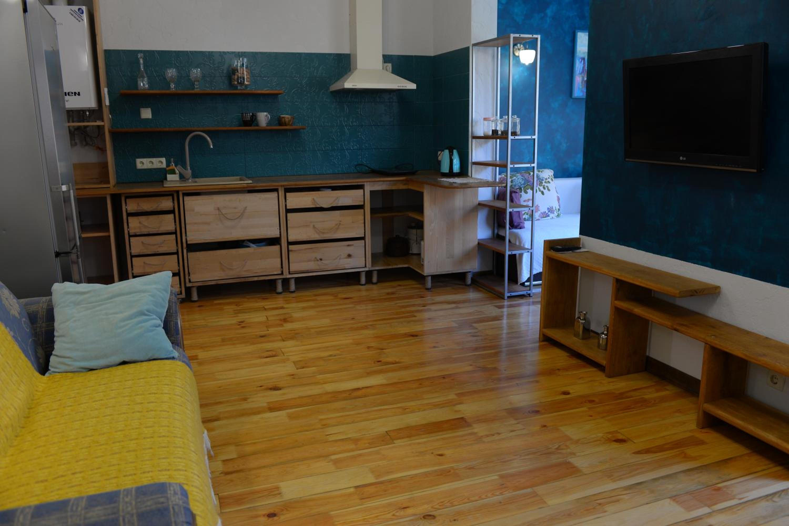 Apartment with Balcony photo 1