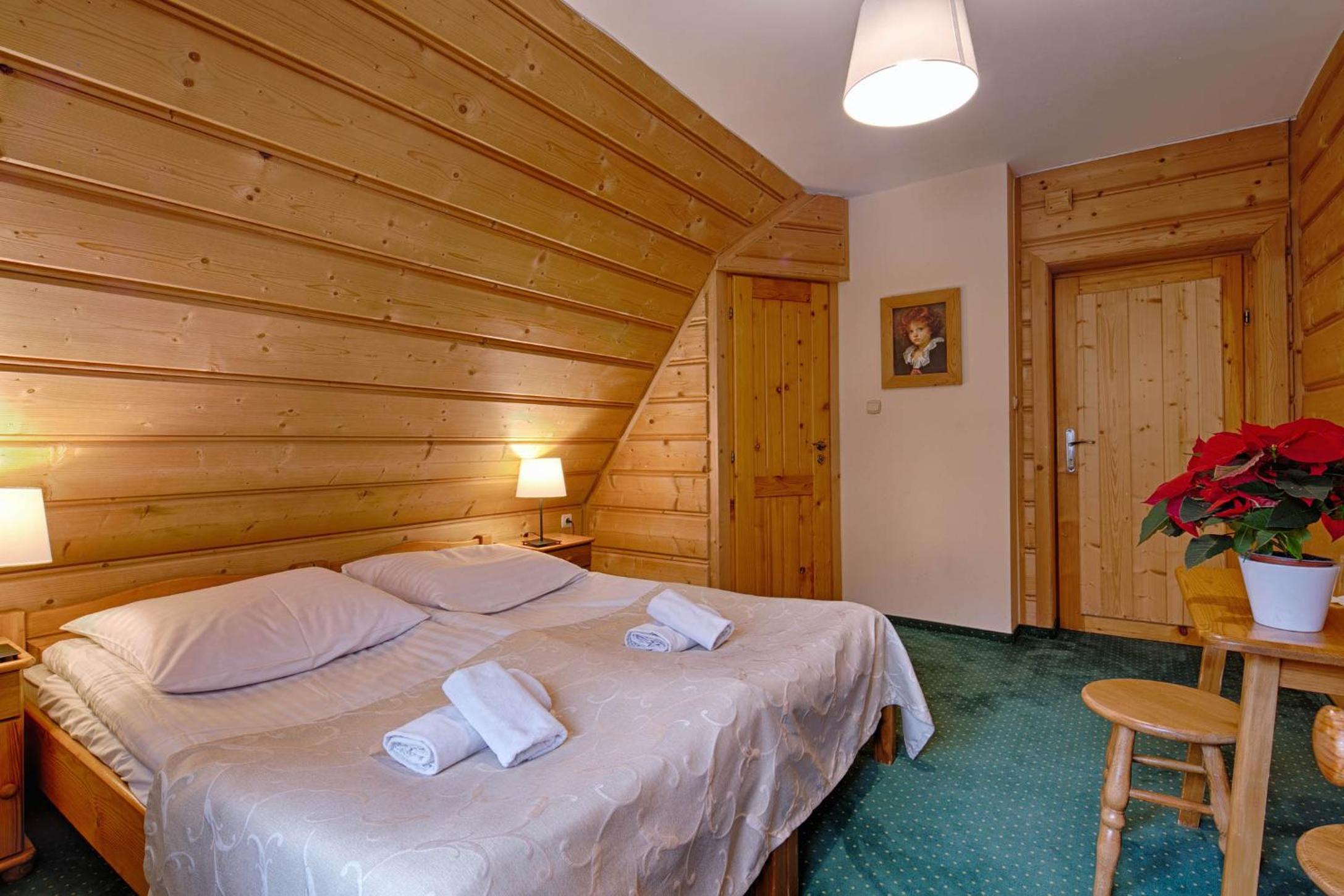 Double Room with Balcony - Photo 9