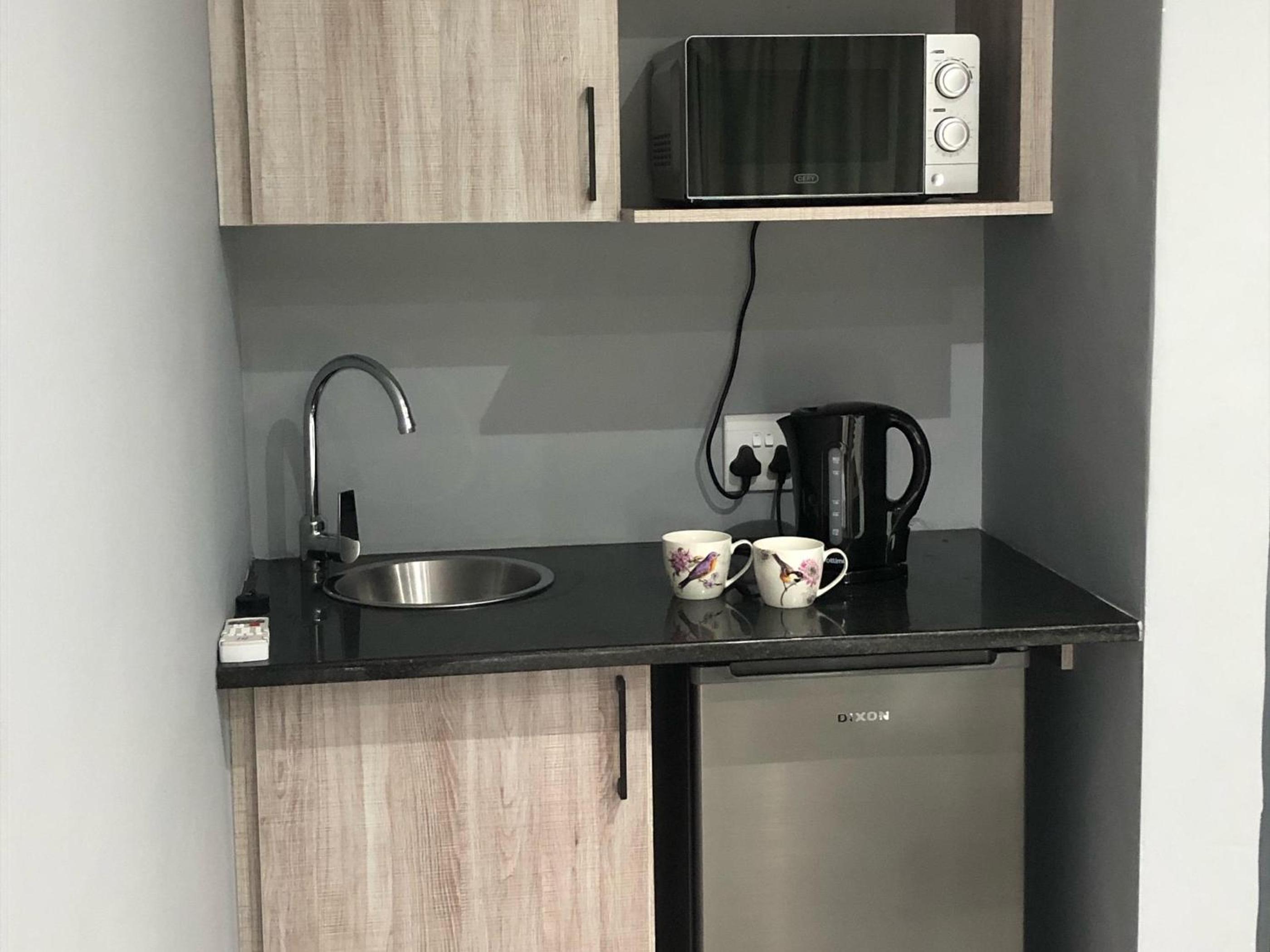 Twin Room - Photo 18