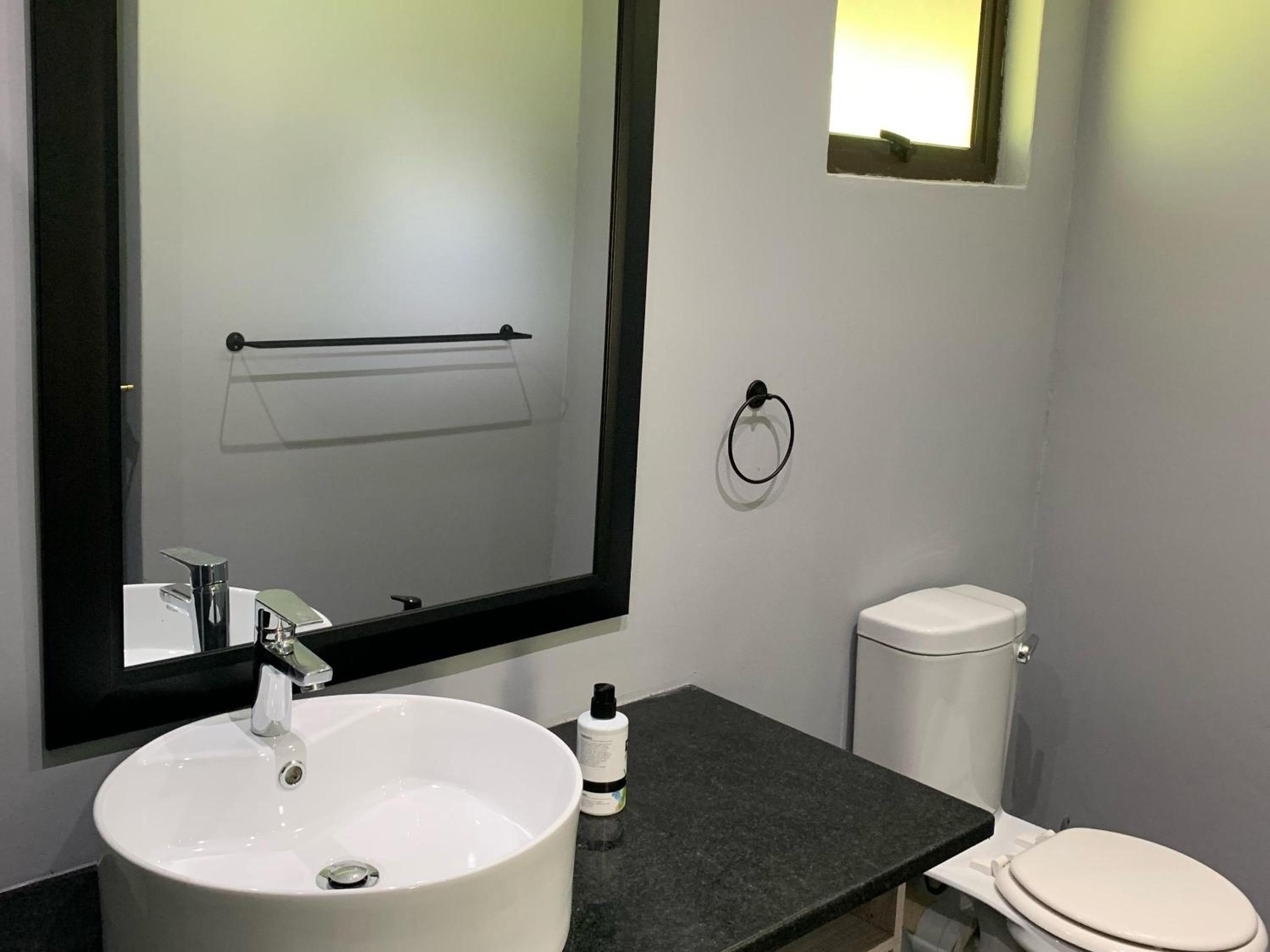 Twin Room - Photo 2