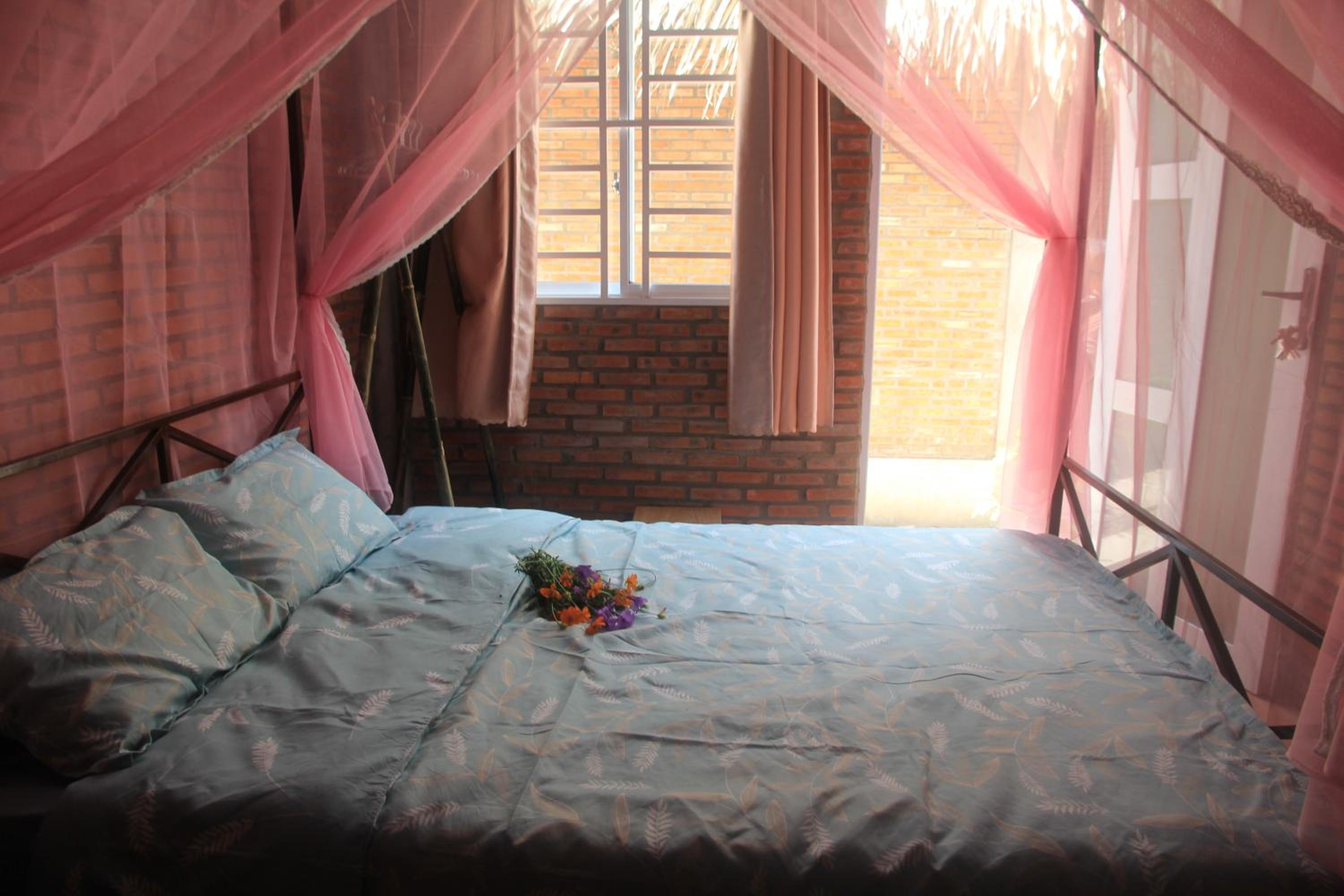 Standard Queen Room with Two Queen Beds photo 1