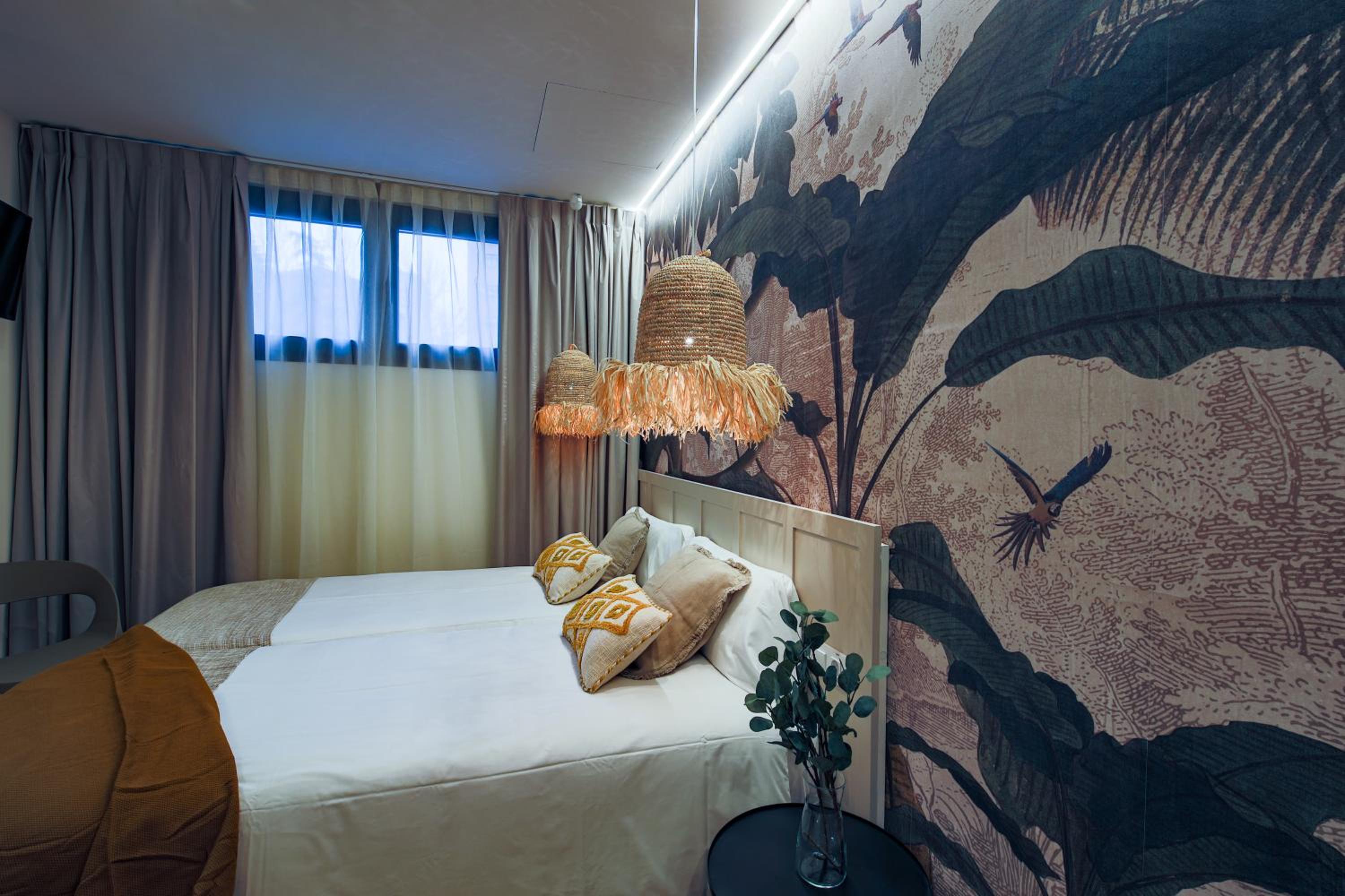 Twin Room - Photo 2