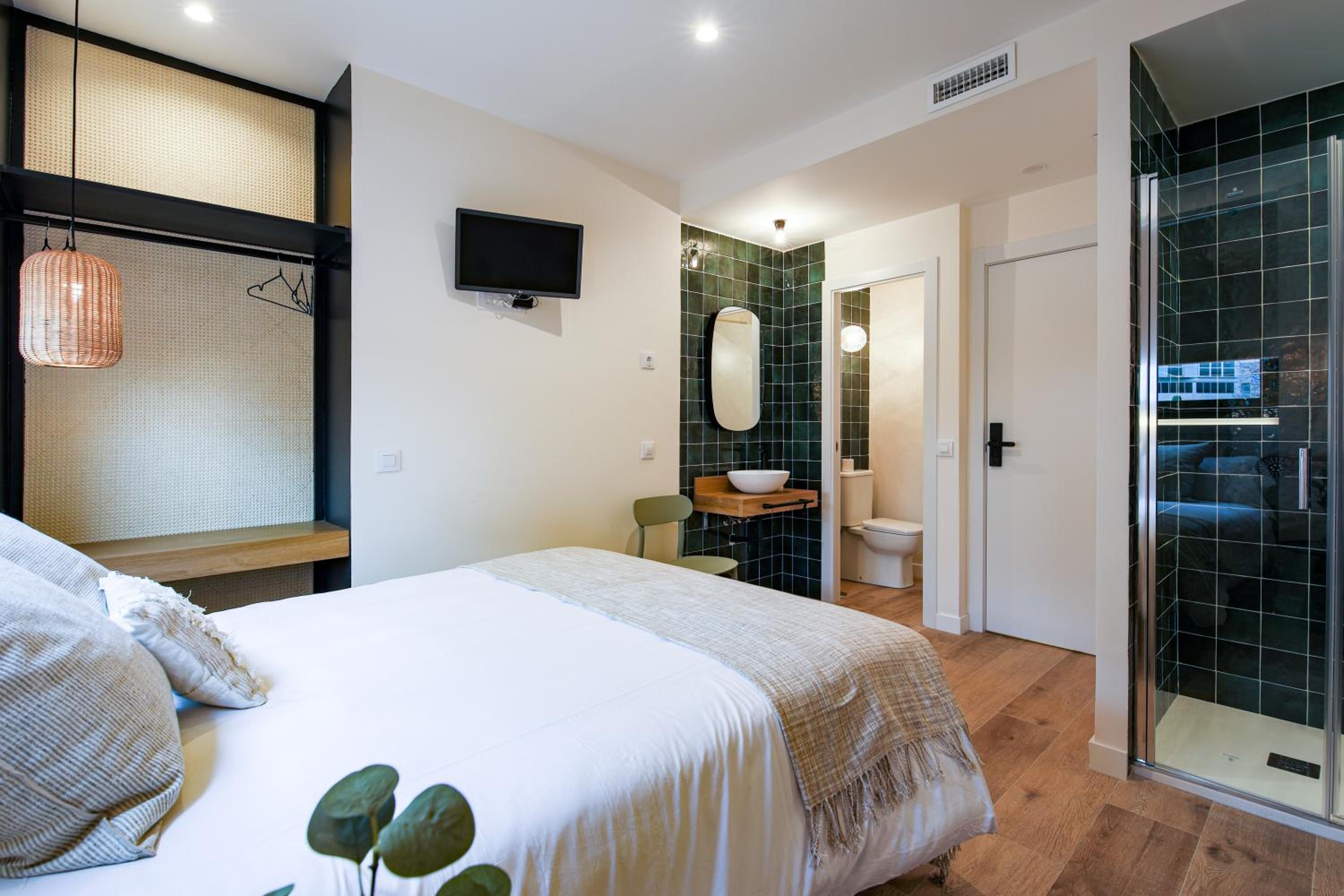 Double Room - Photo 15