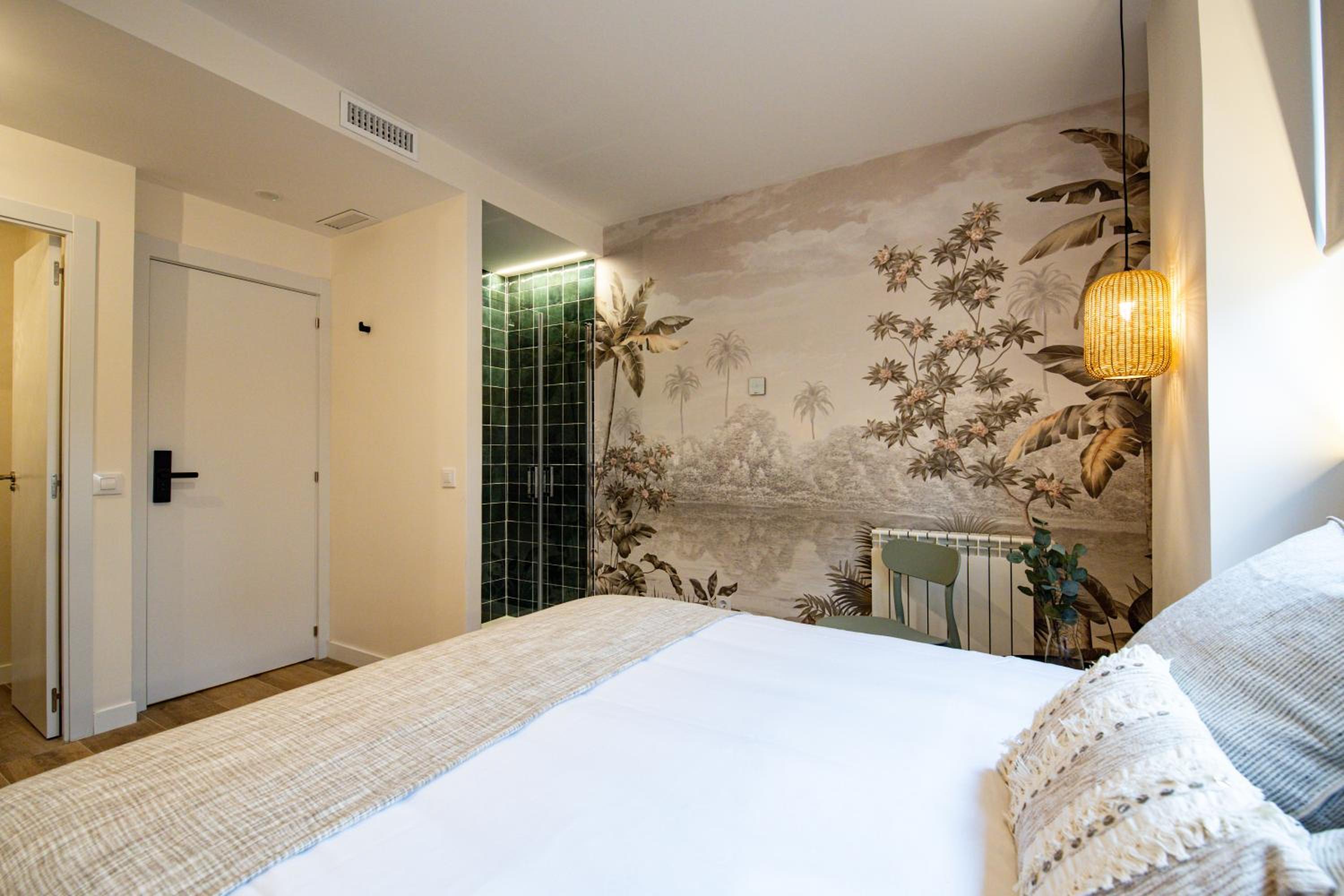 Double Room - Photo 18