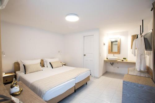 Studio (2 Adults) - Twin Beds