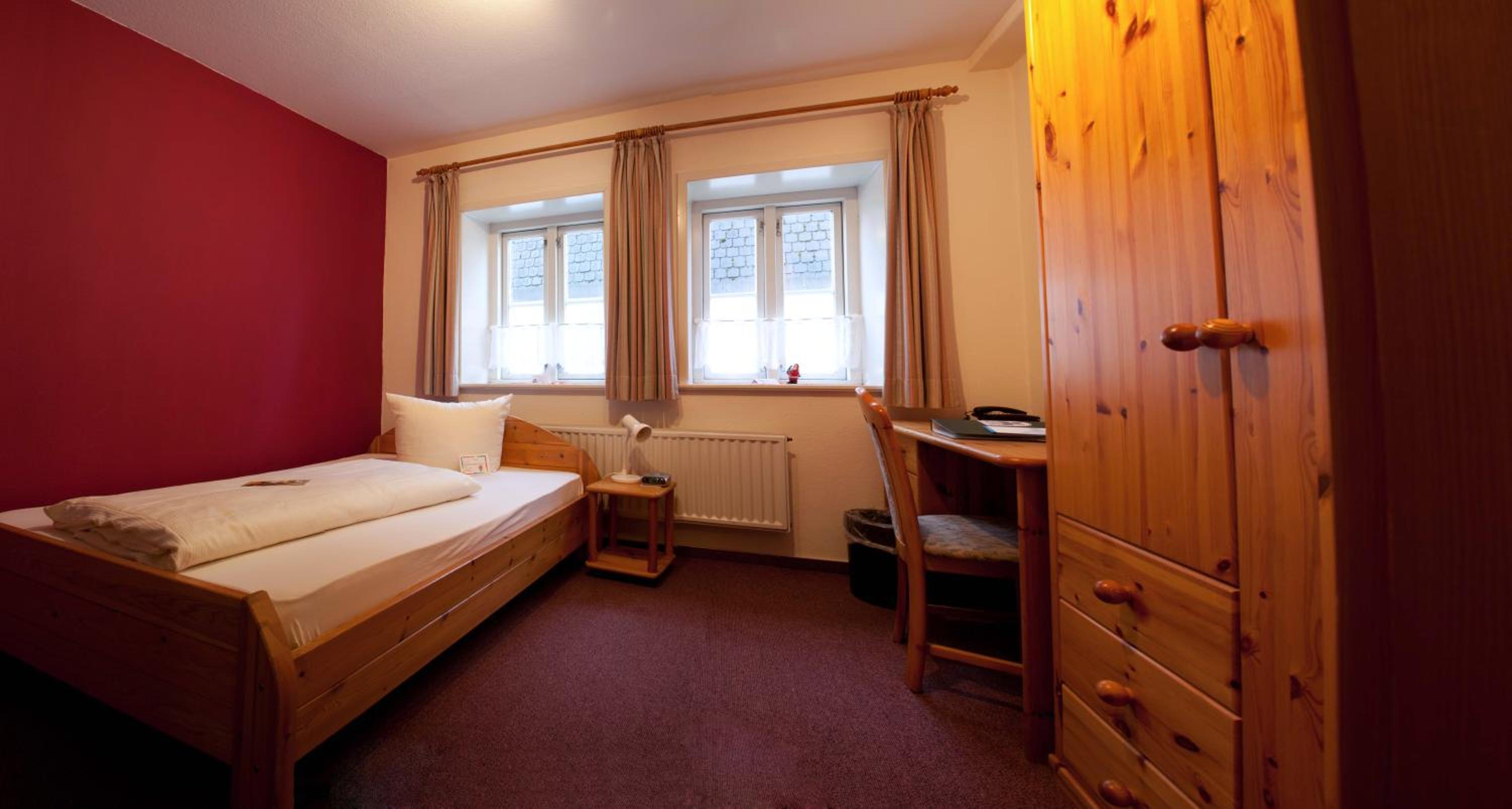 Single Room photo 2