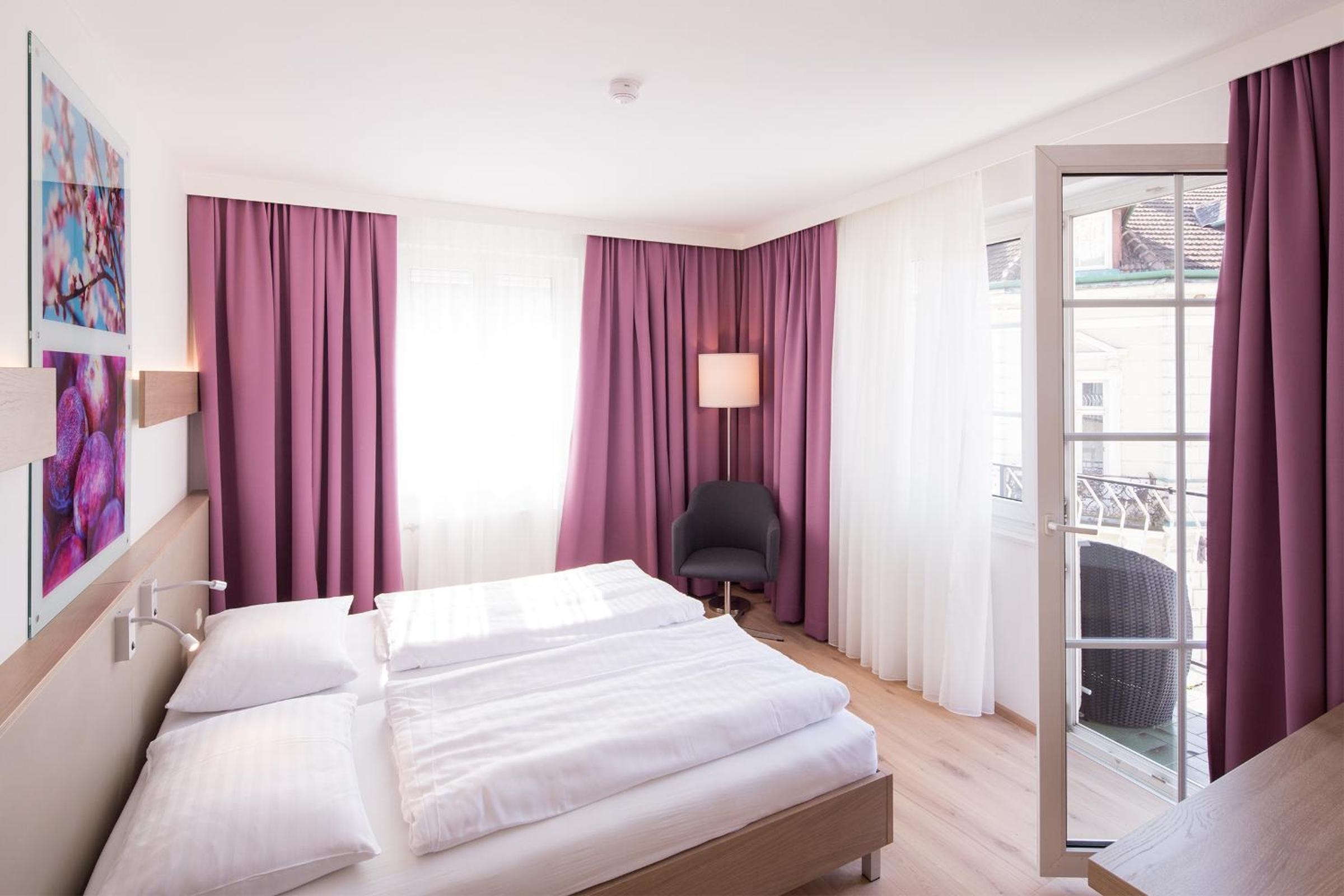 Superior Double or Twin Room with Balcony - Photo 1