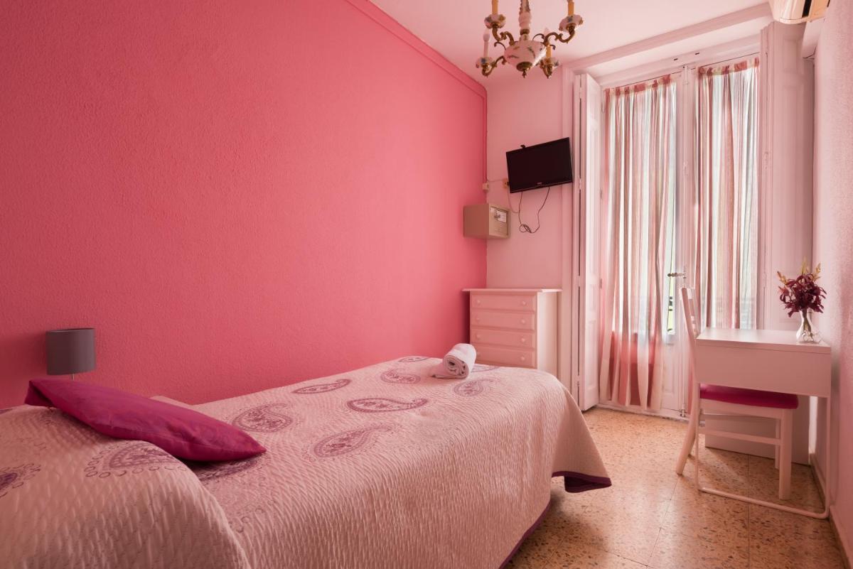Single Room photo 2