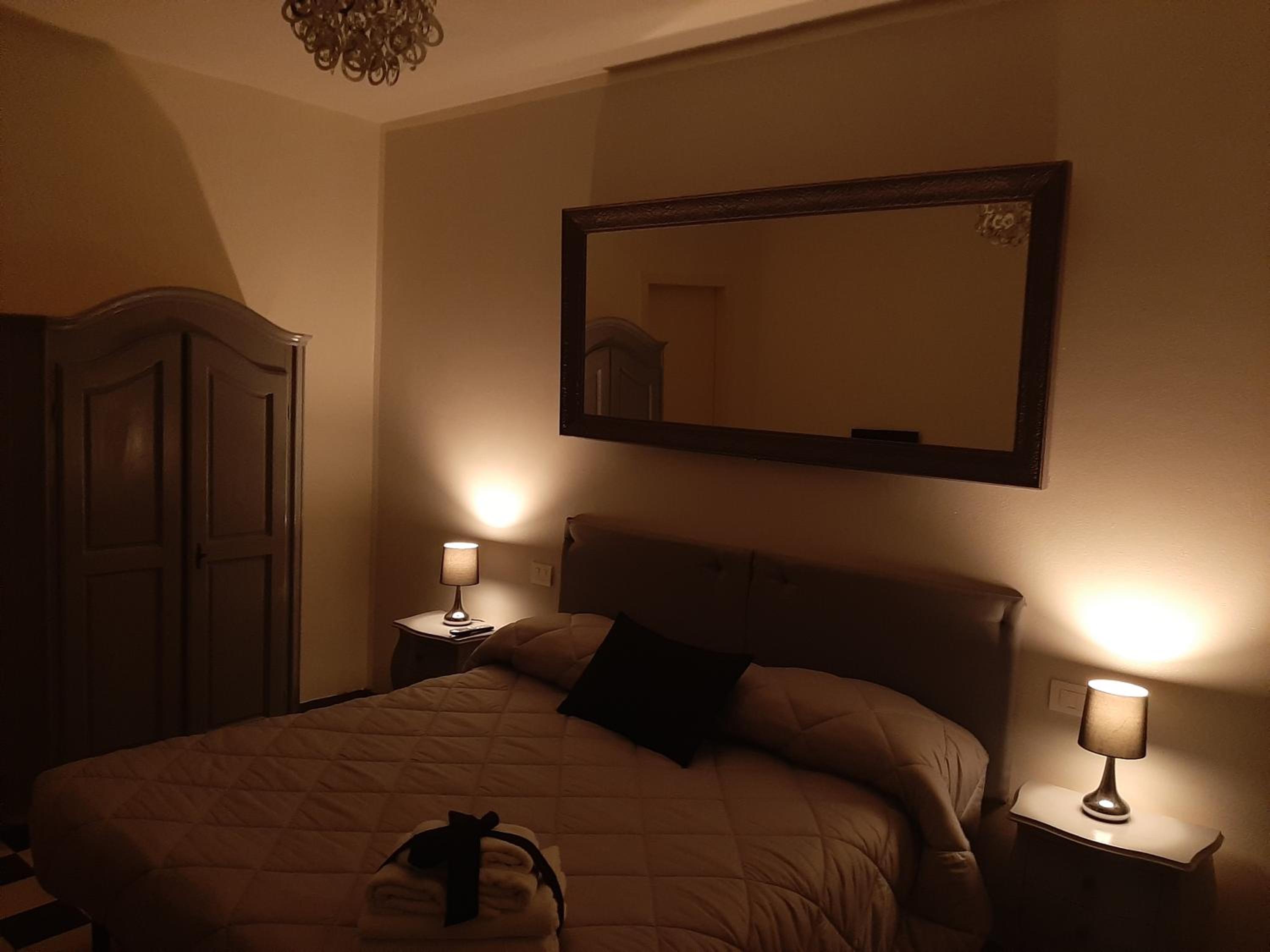 Double Room - Photo 6