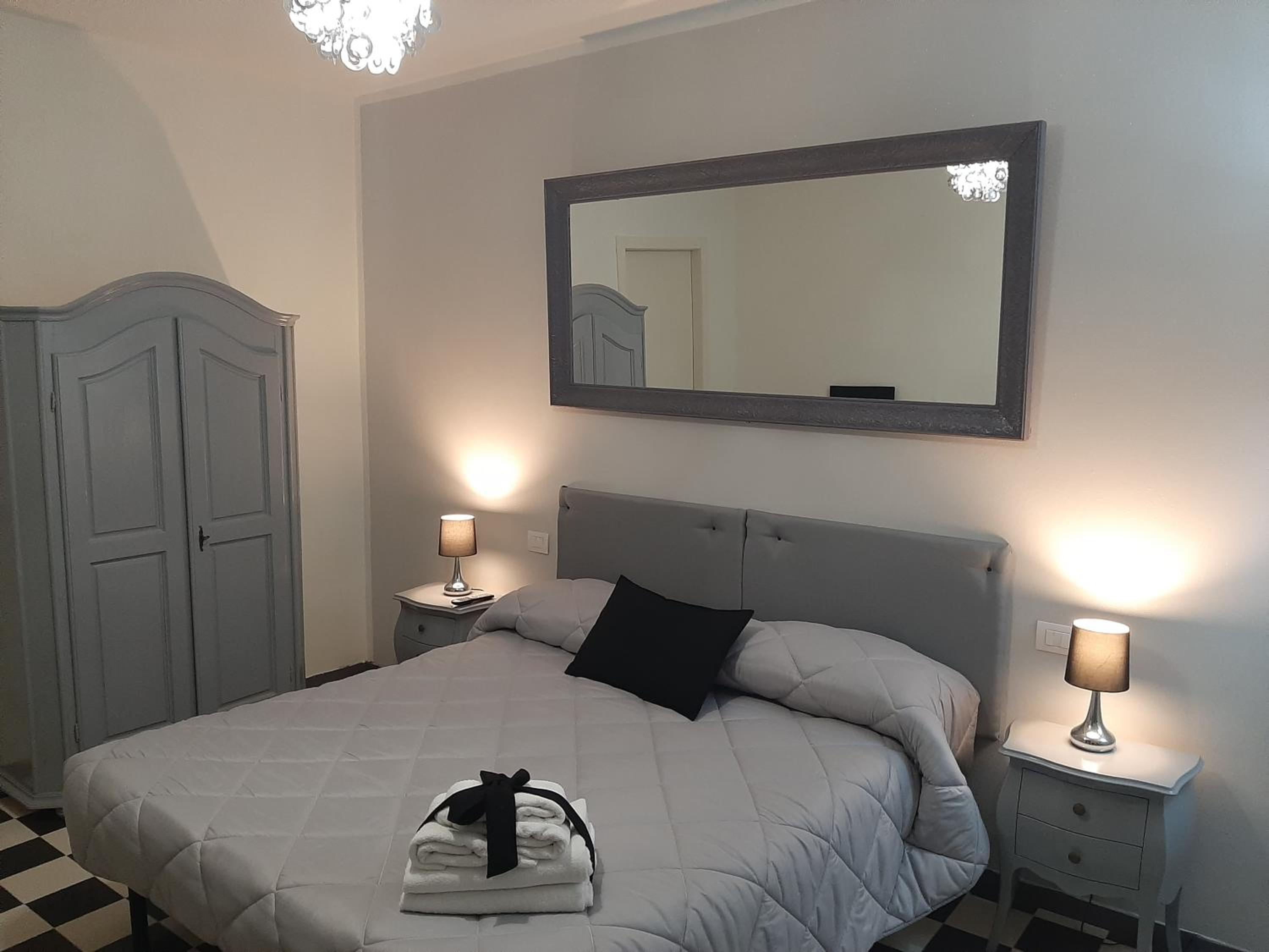 Double Room - Photo 5