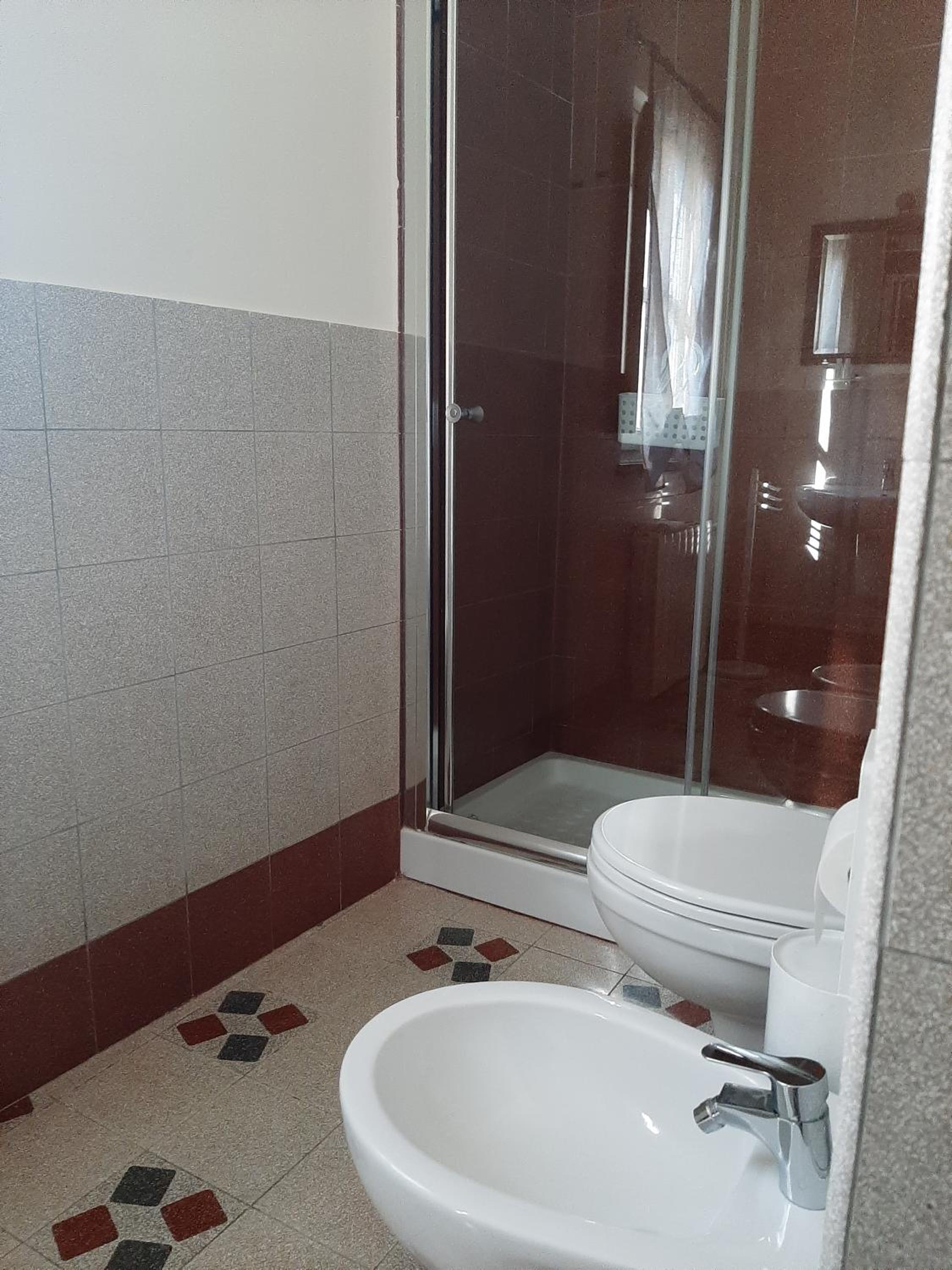 Double Room - Photo 12