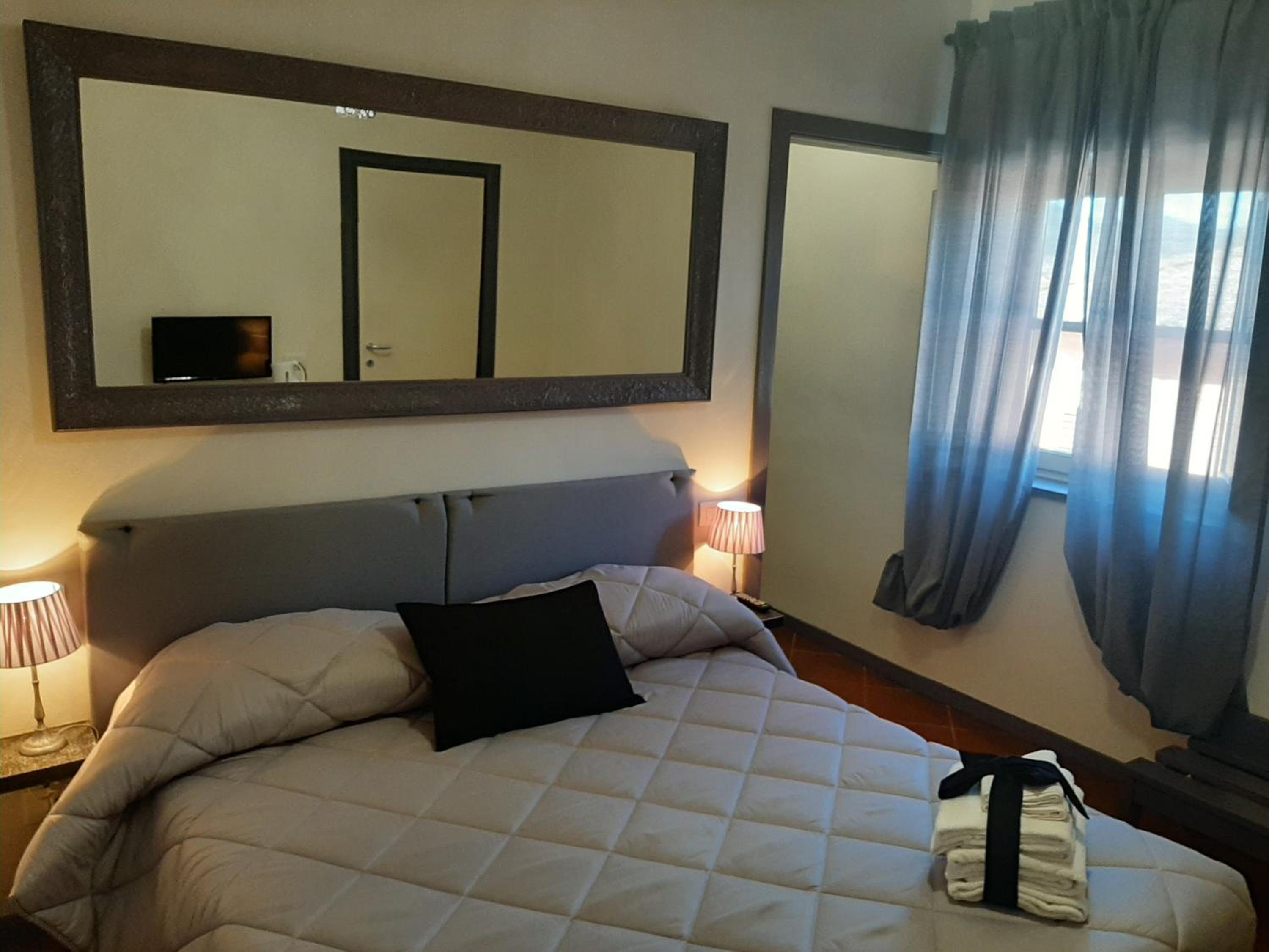 Double Room - Photo 11