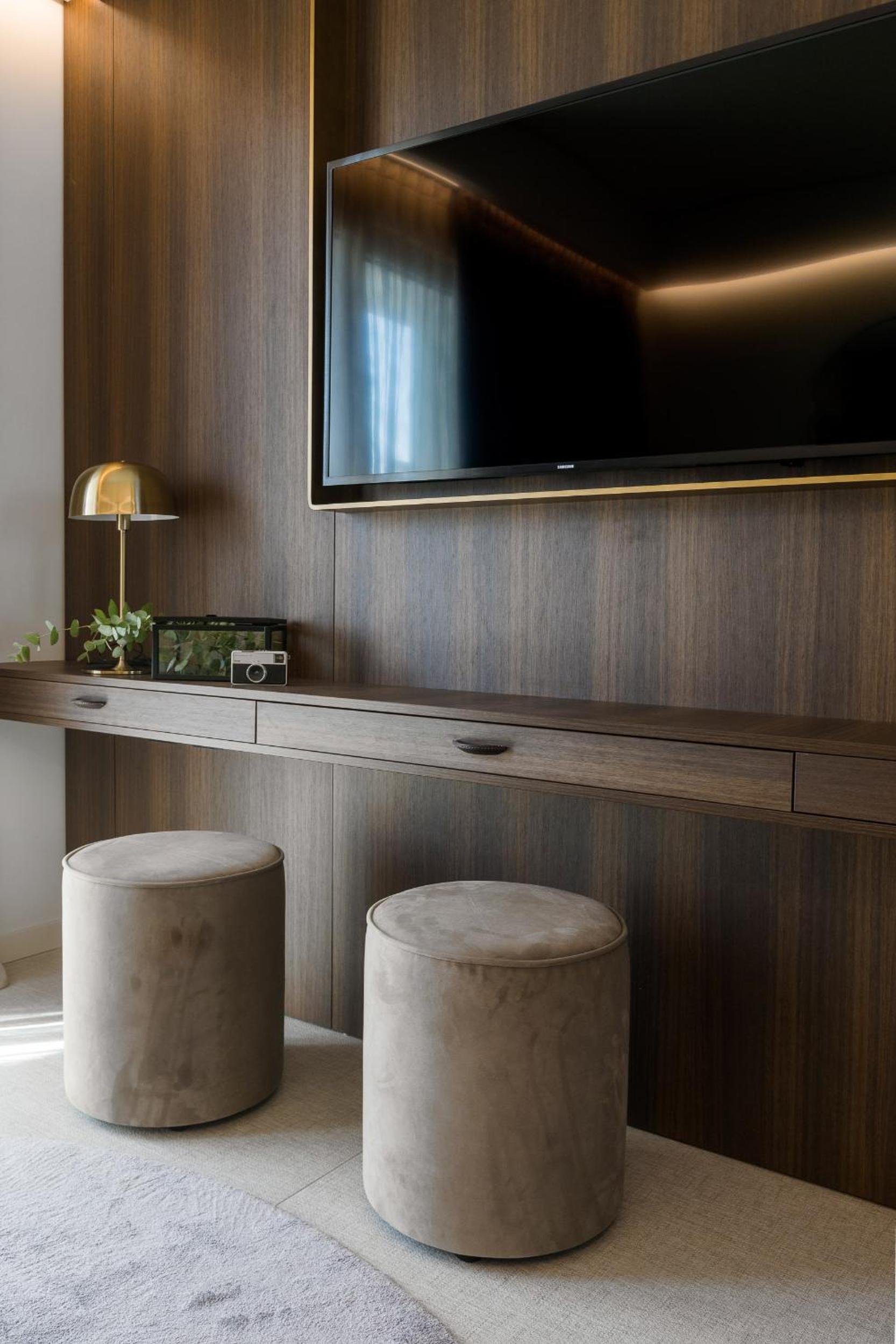 Junior Suite with Hot Tub - Photo 2