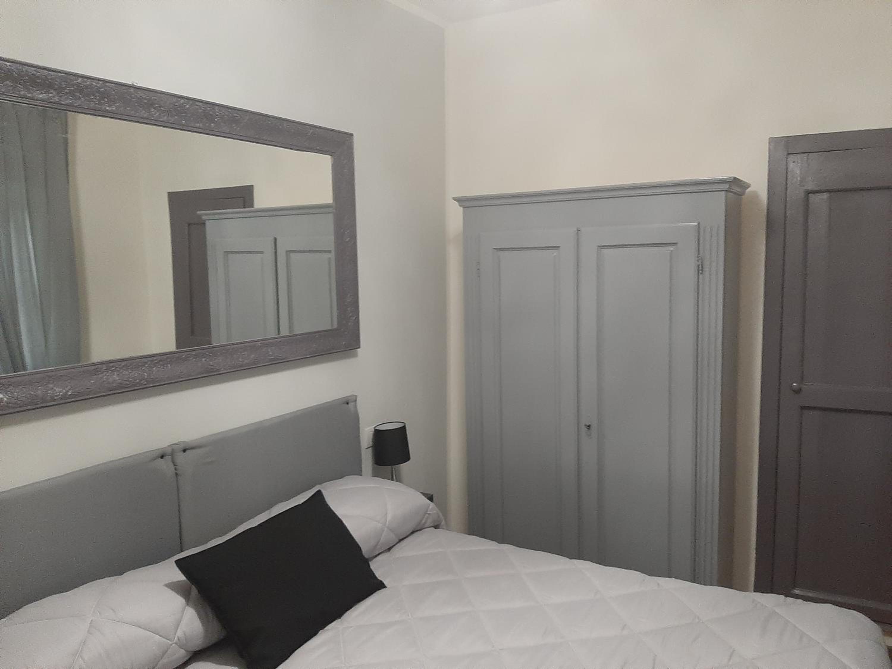 Economy Double Room - Photo 19