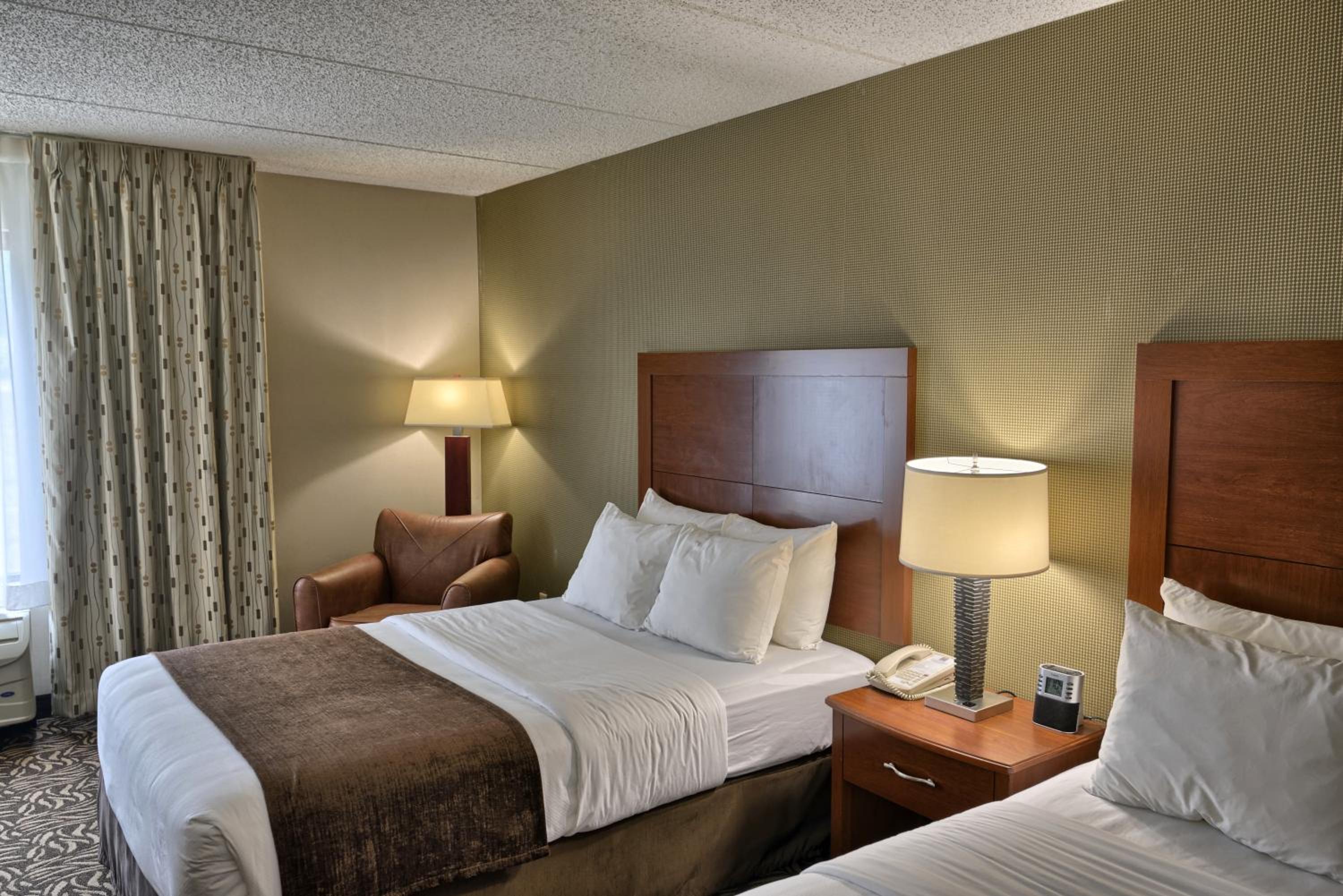 Double Room with Two Double Beds - Non-Smoking - Photo 3