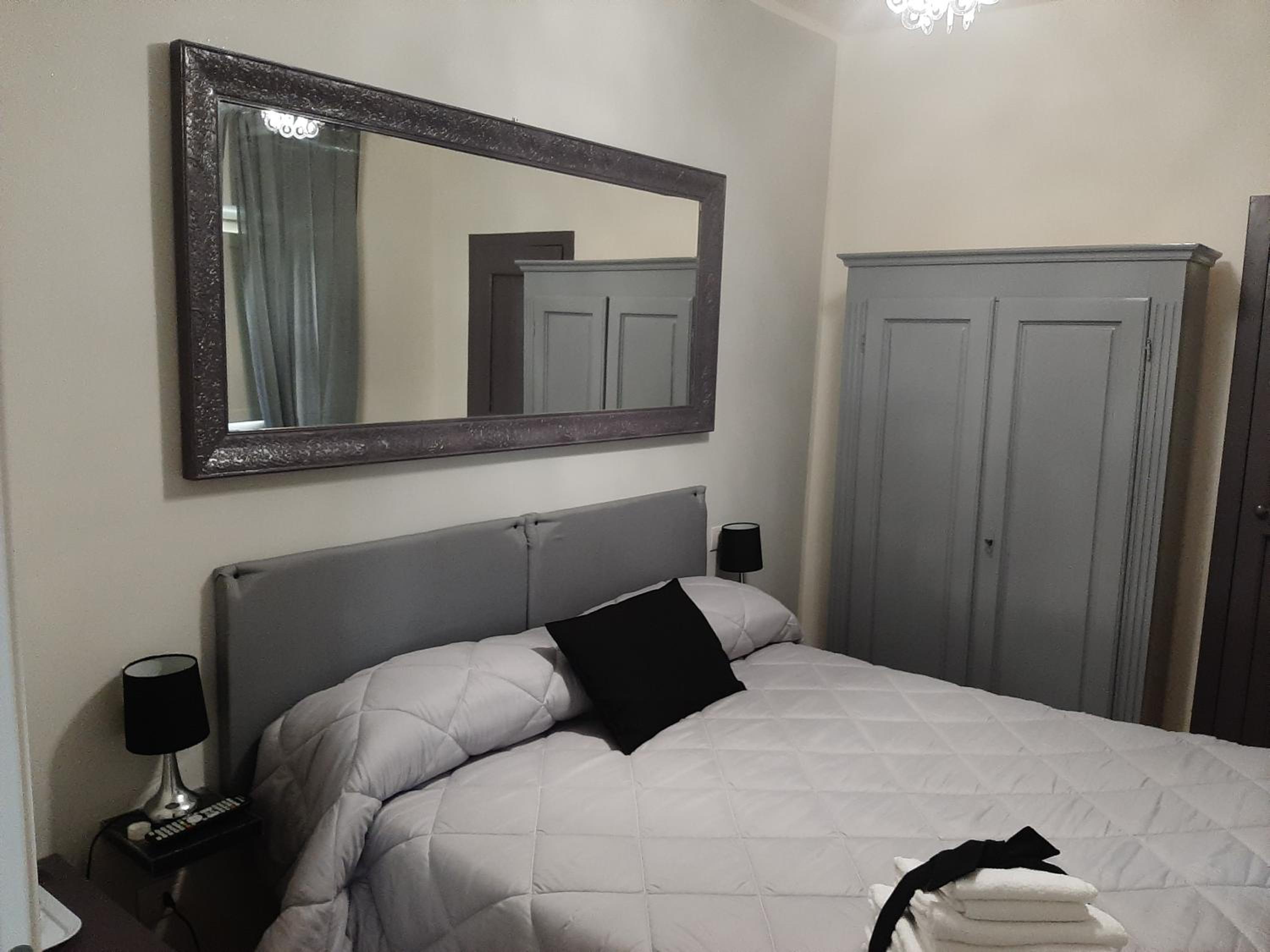 Economy Double Room - Photo 15