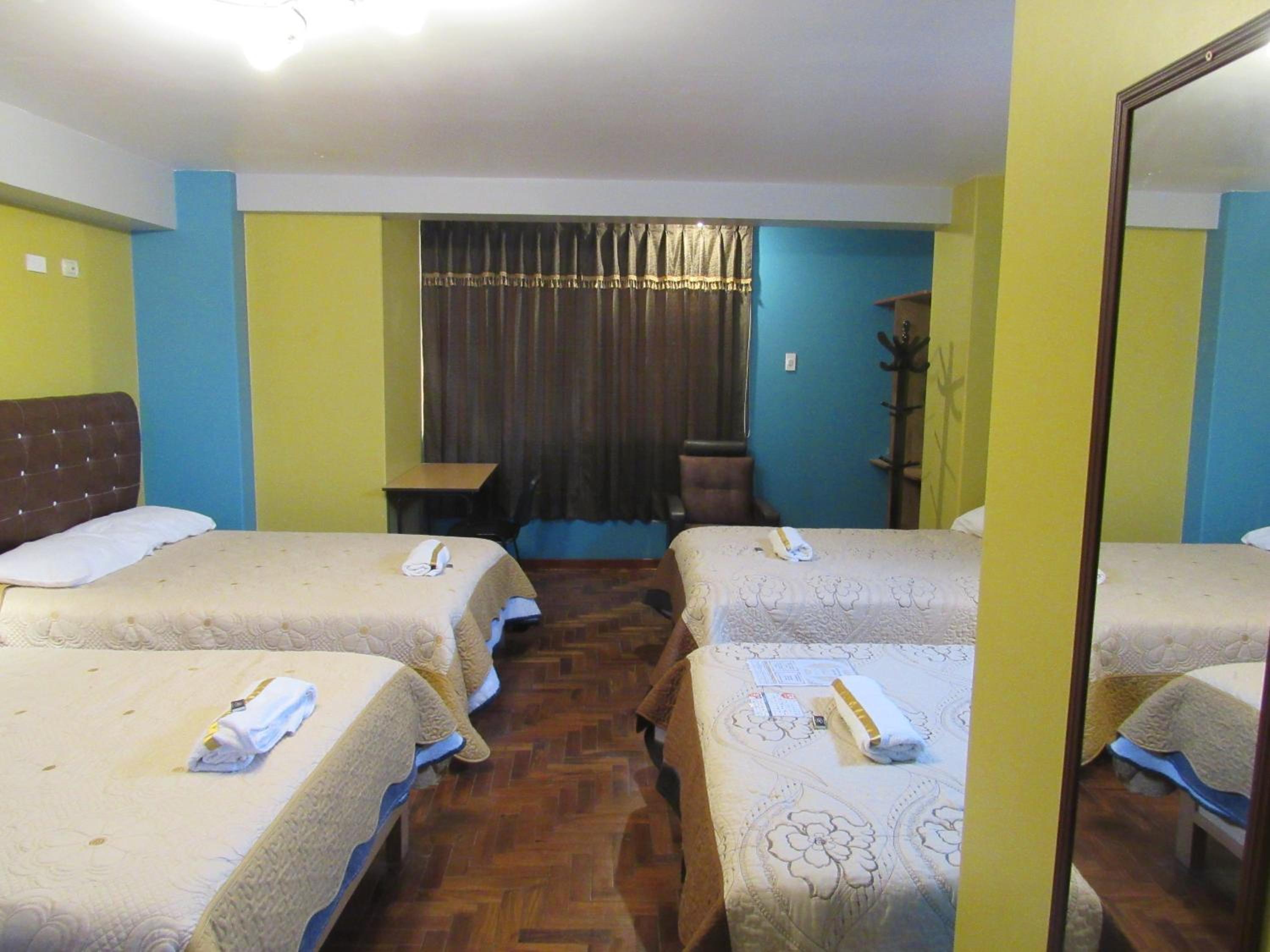 Quadruple Room with Private Bathroom photo 2