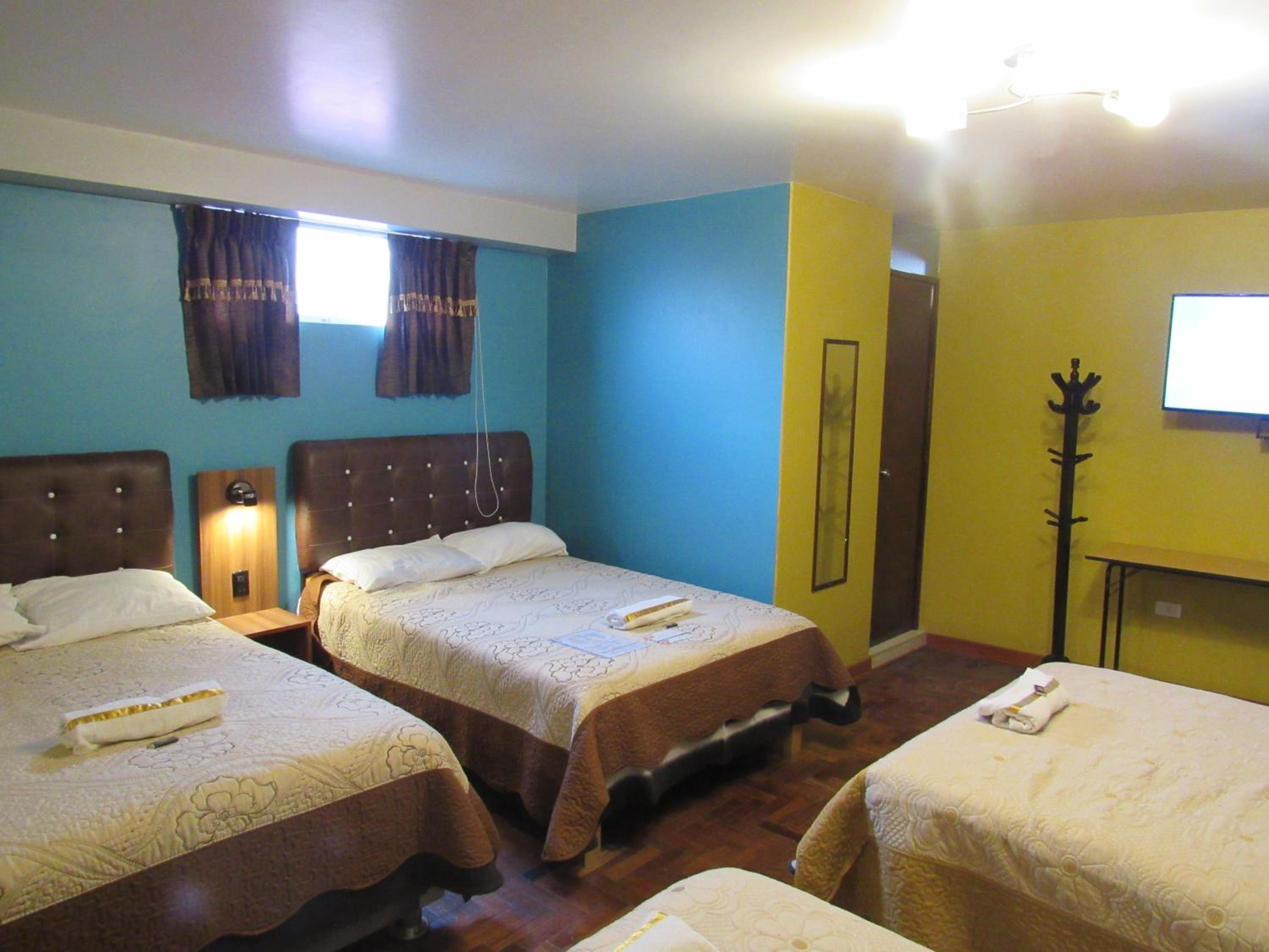 Quadruple Room with Private Bathroom photo 3