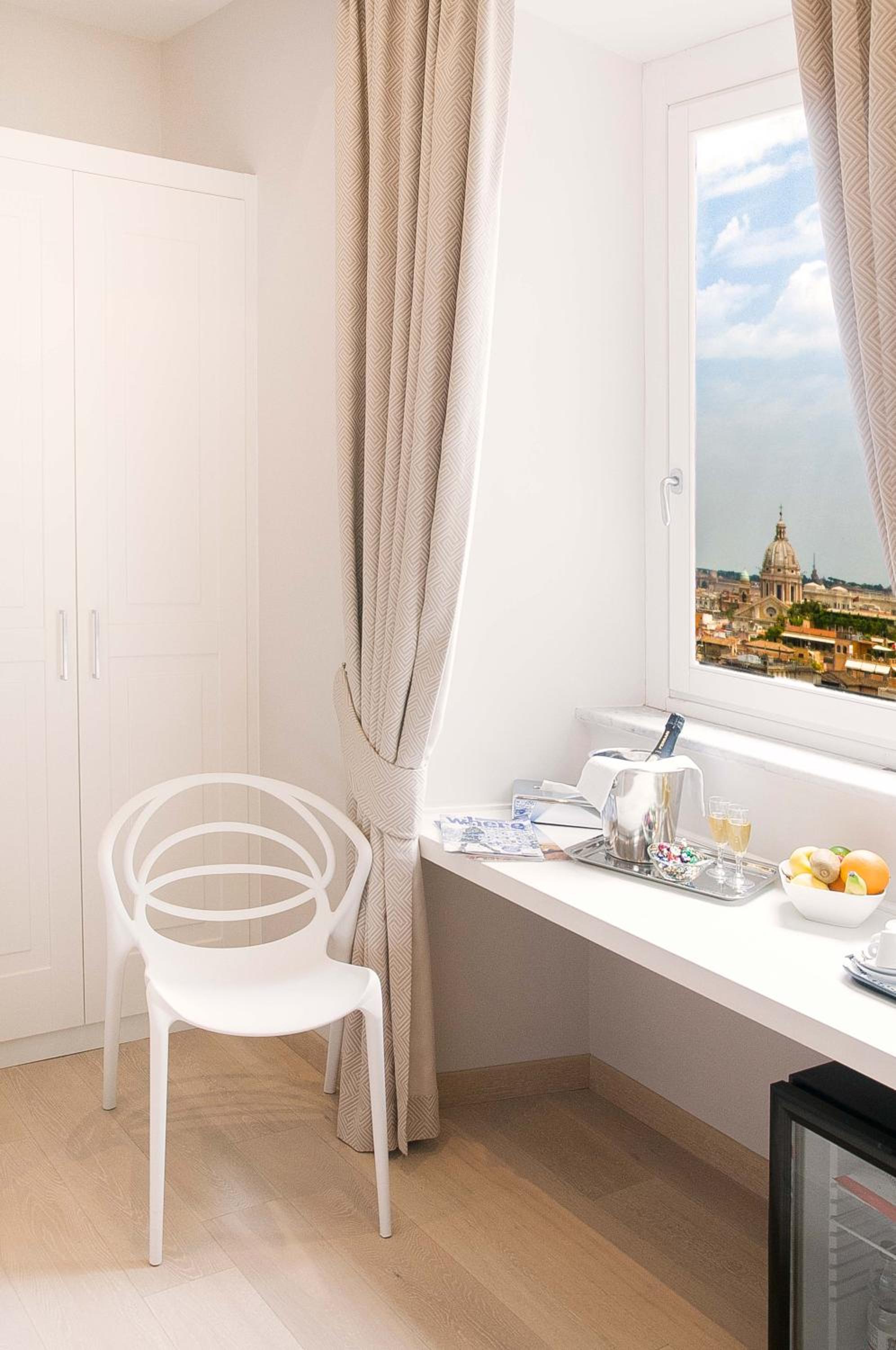 Superior Double Room with View thumbnail 6