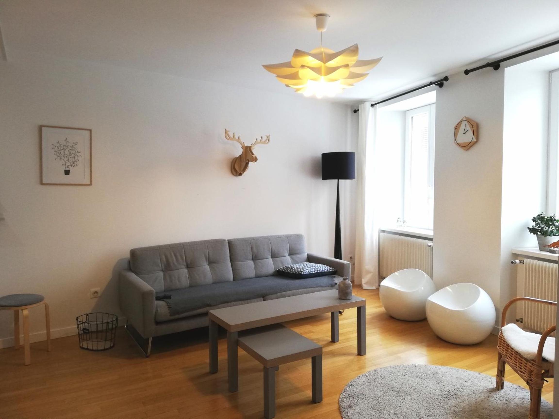 Five-Bedroom House photo 2
