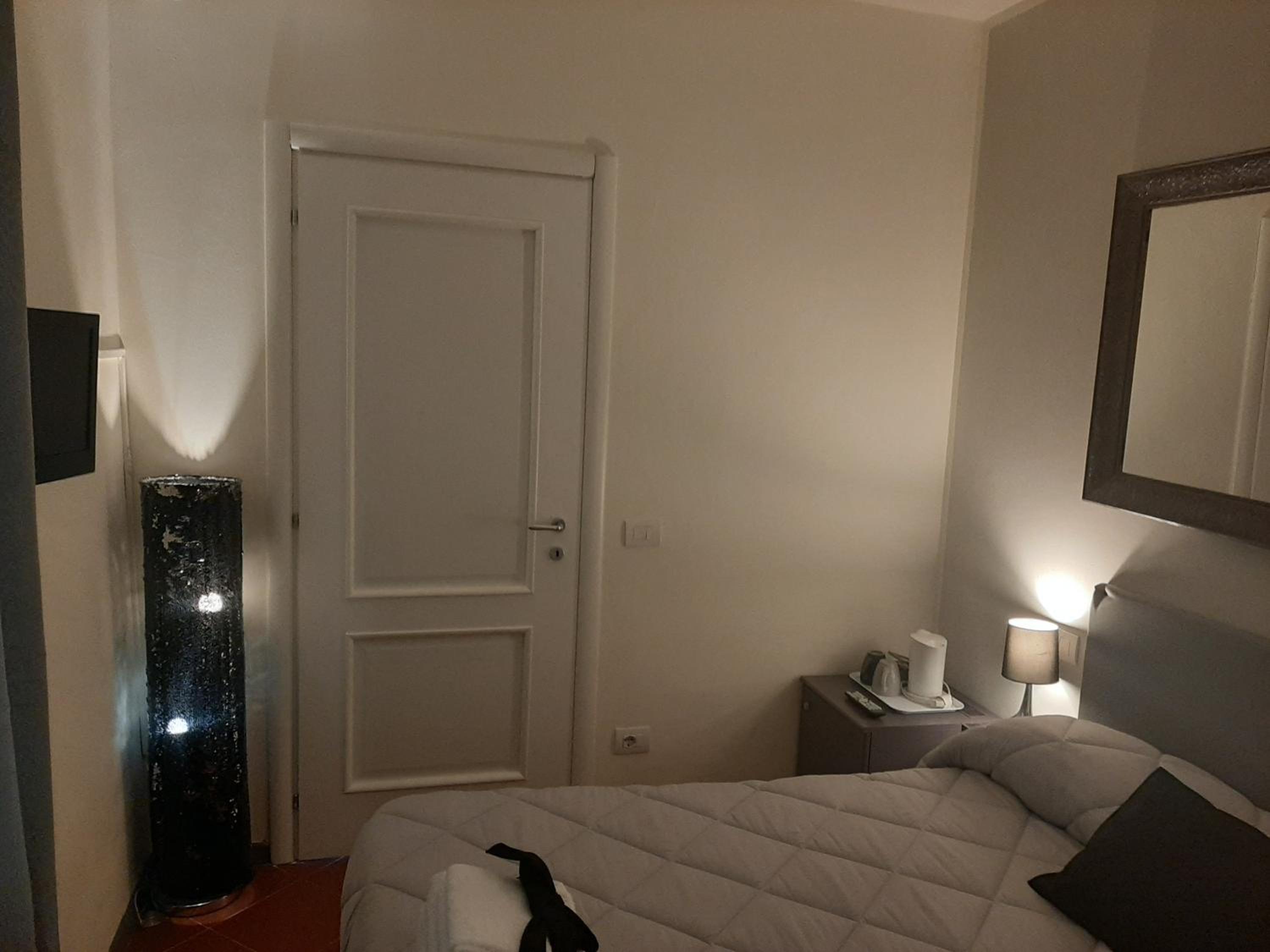 Economy Double Room - Photo 5