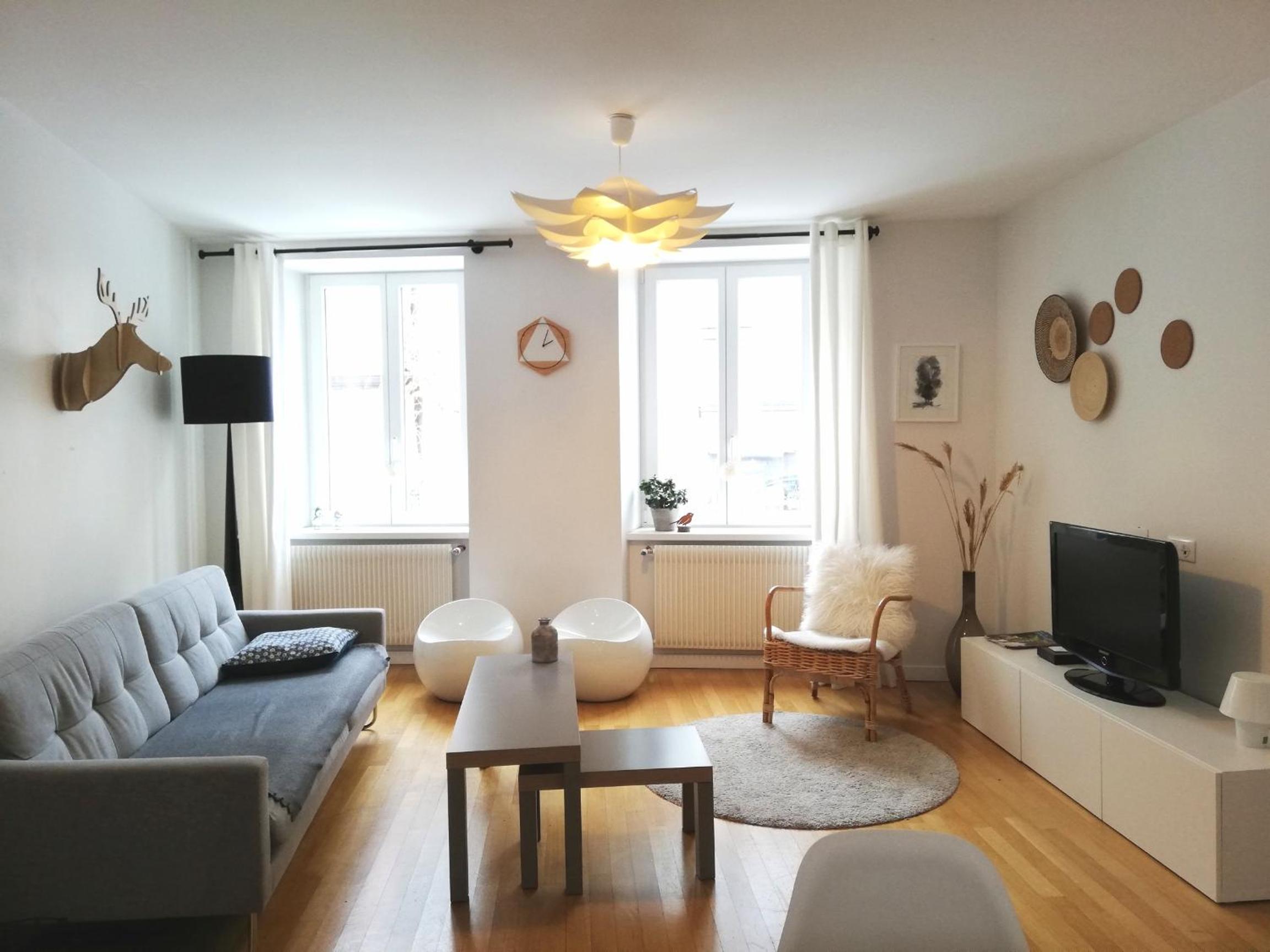 Five-Bedroom House photo 1