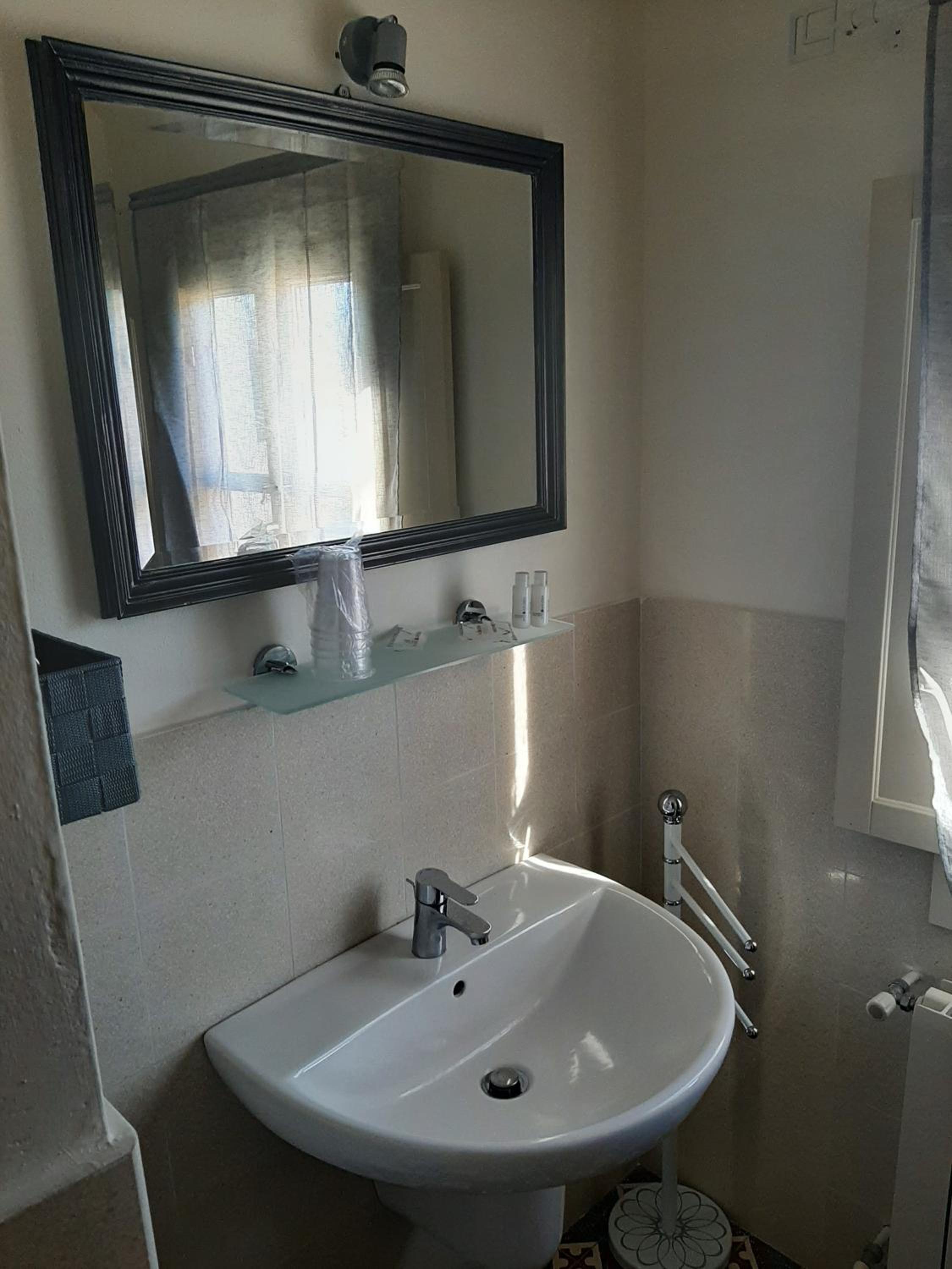 Double Room - Photo 28