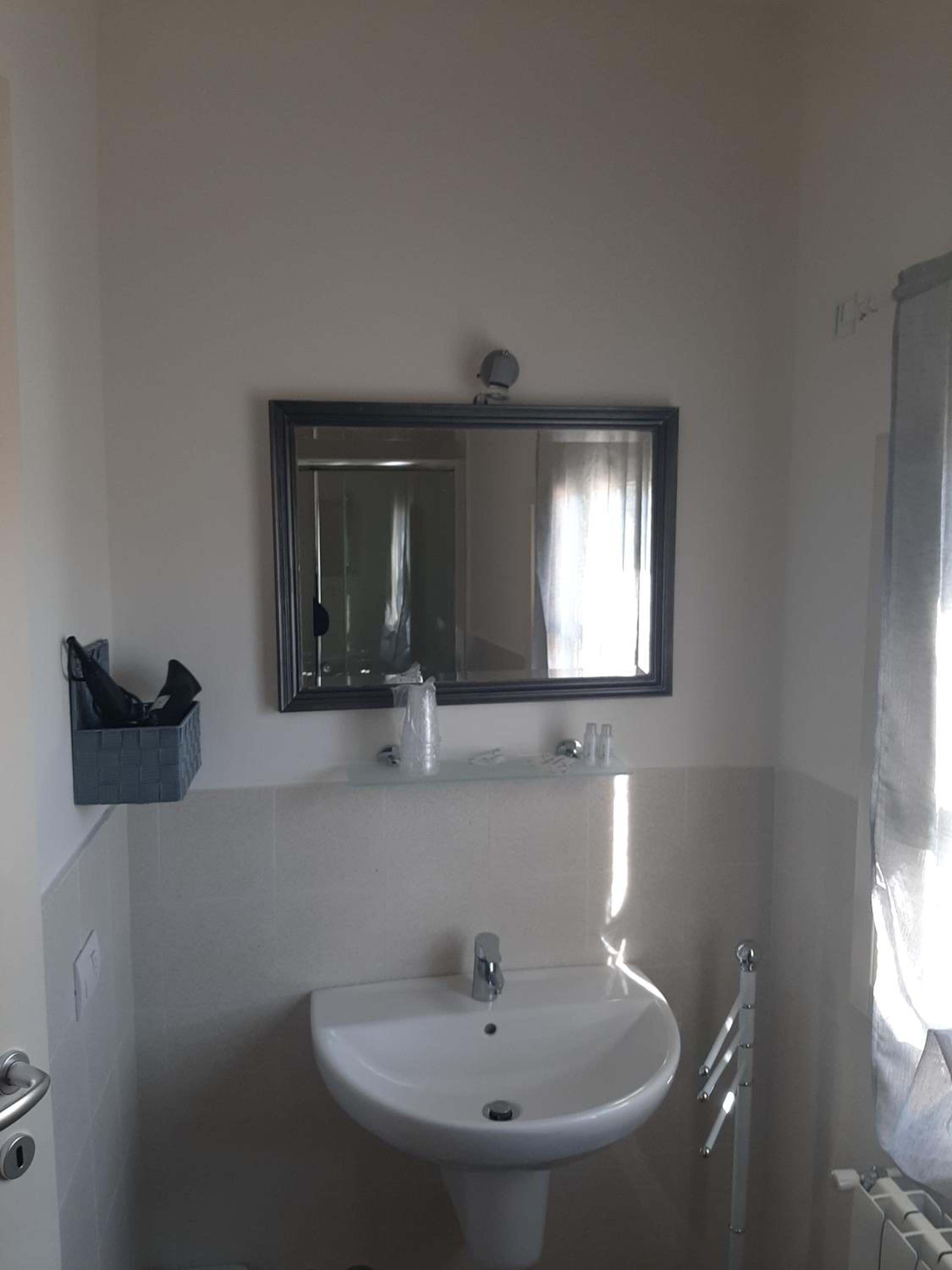 Double Room - Photo 9