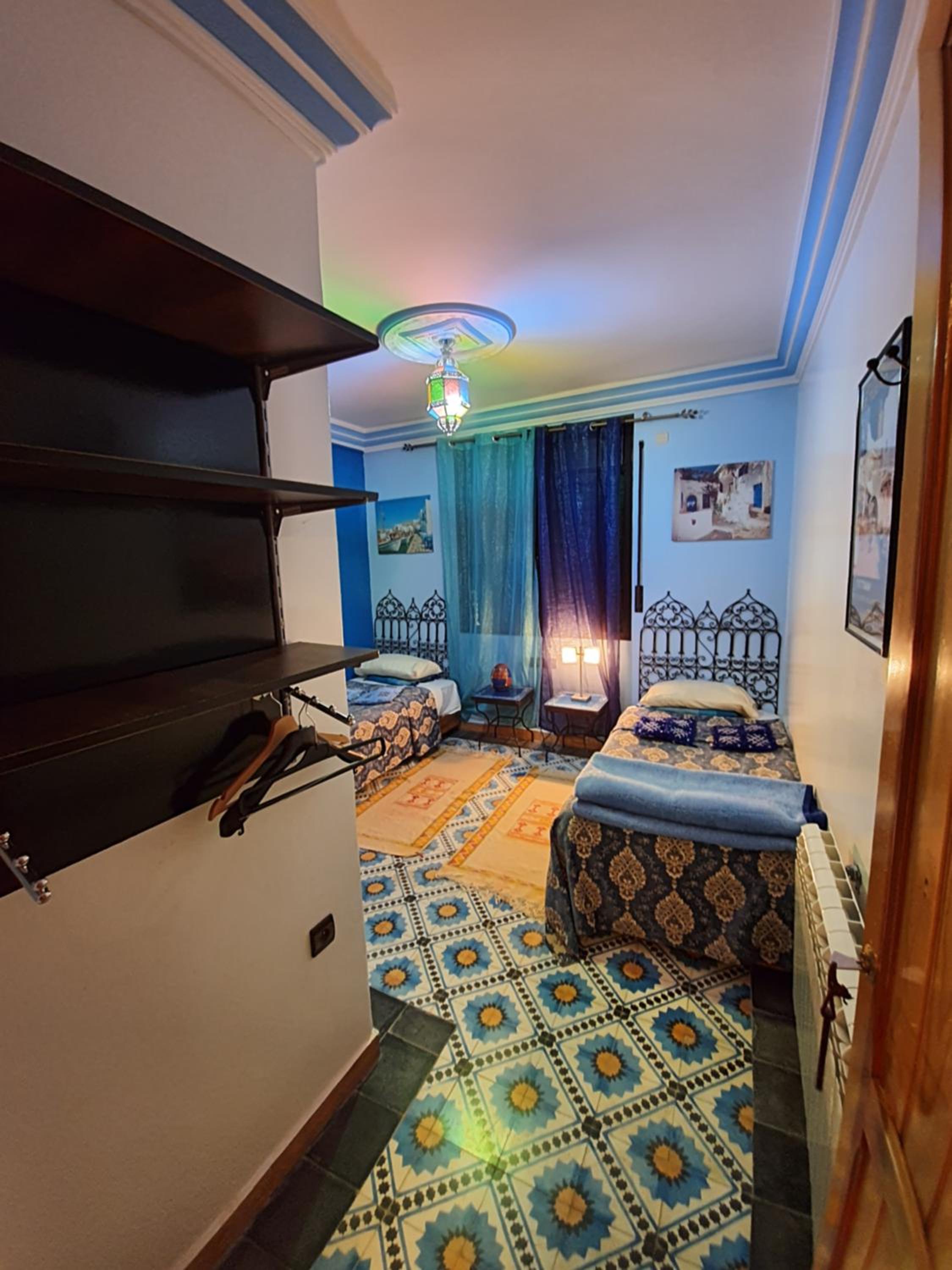 Standard Twin Room With Shared Bathroom photo 3