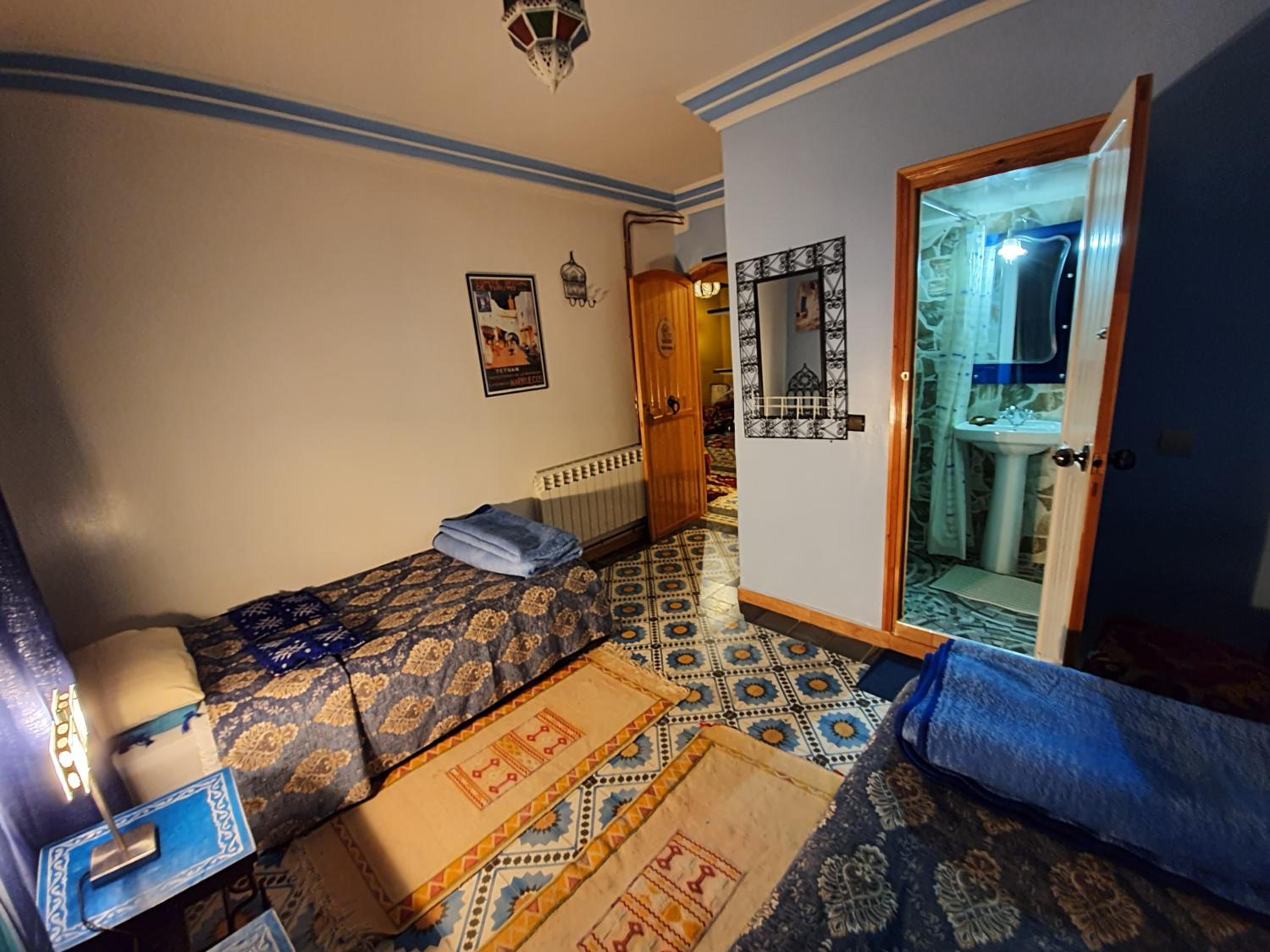 Standard Twin Room With Shared Bathroom photo 1