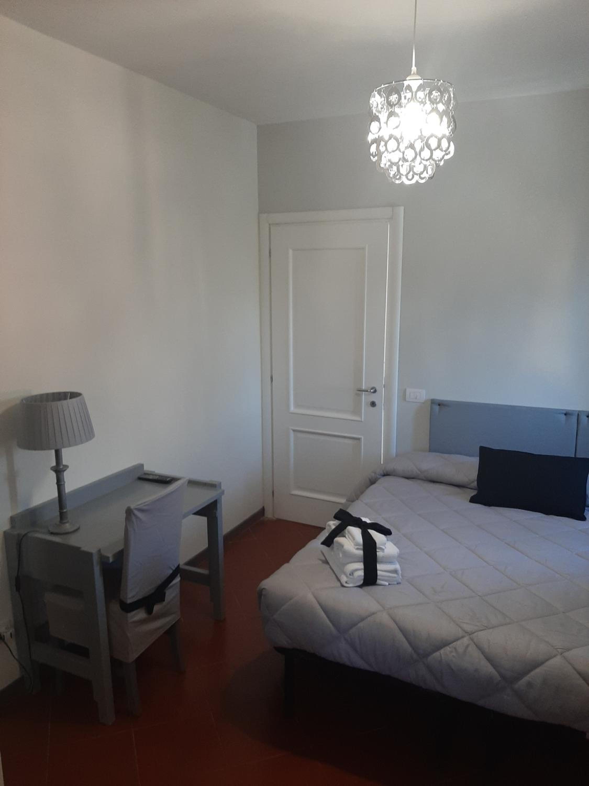 Double Room - Photo 18