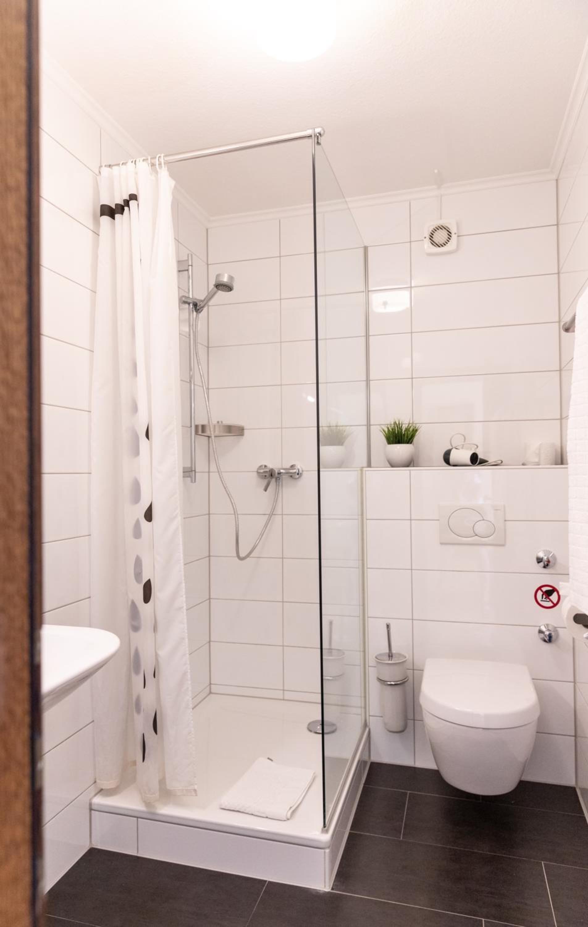 Standard Double Room - Photo 4