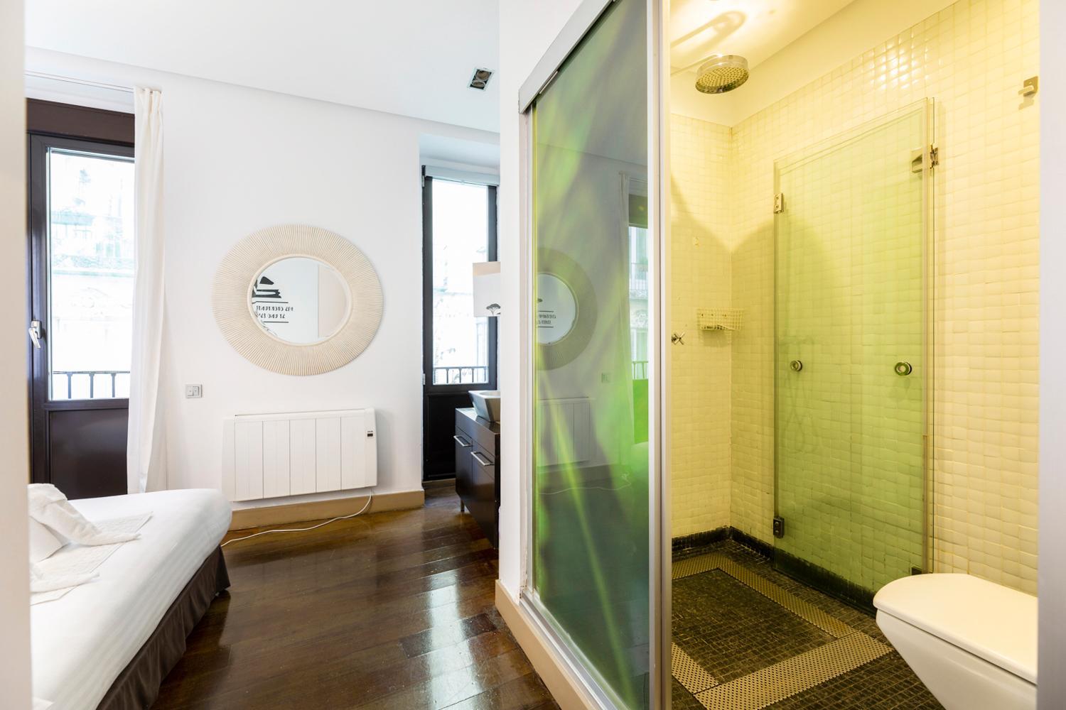 Queen Room with Spa Bath - Photo 4