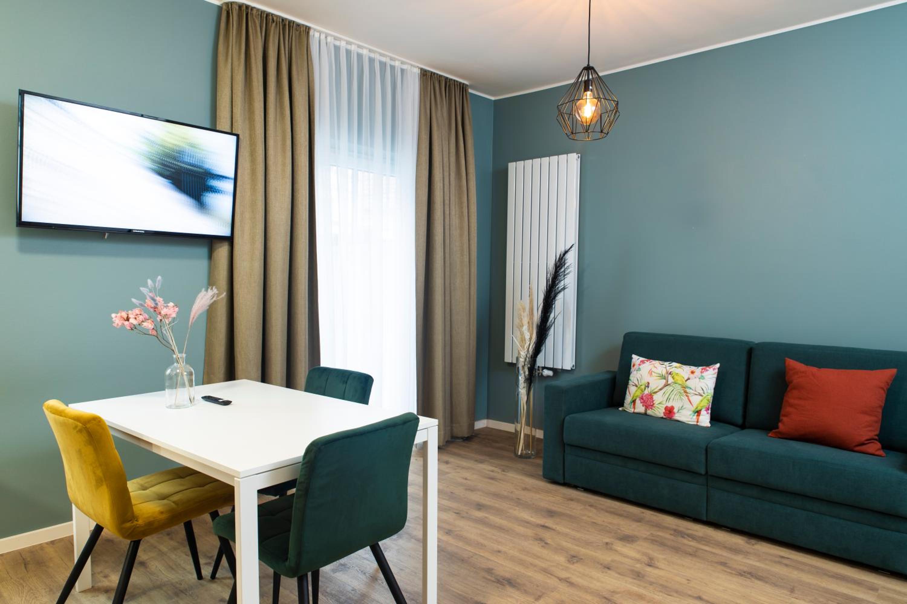 Apartment - Ground Floor - Photo 1