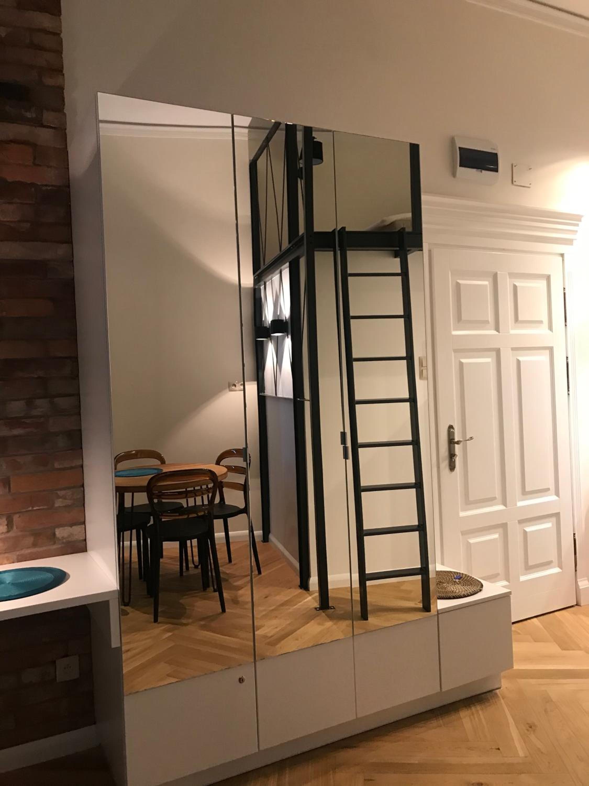 Studio Apartment with Mezzanine - Photo 11