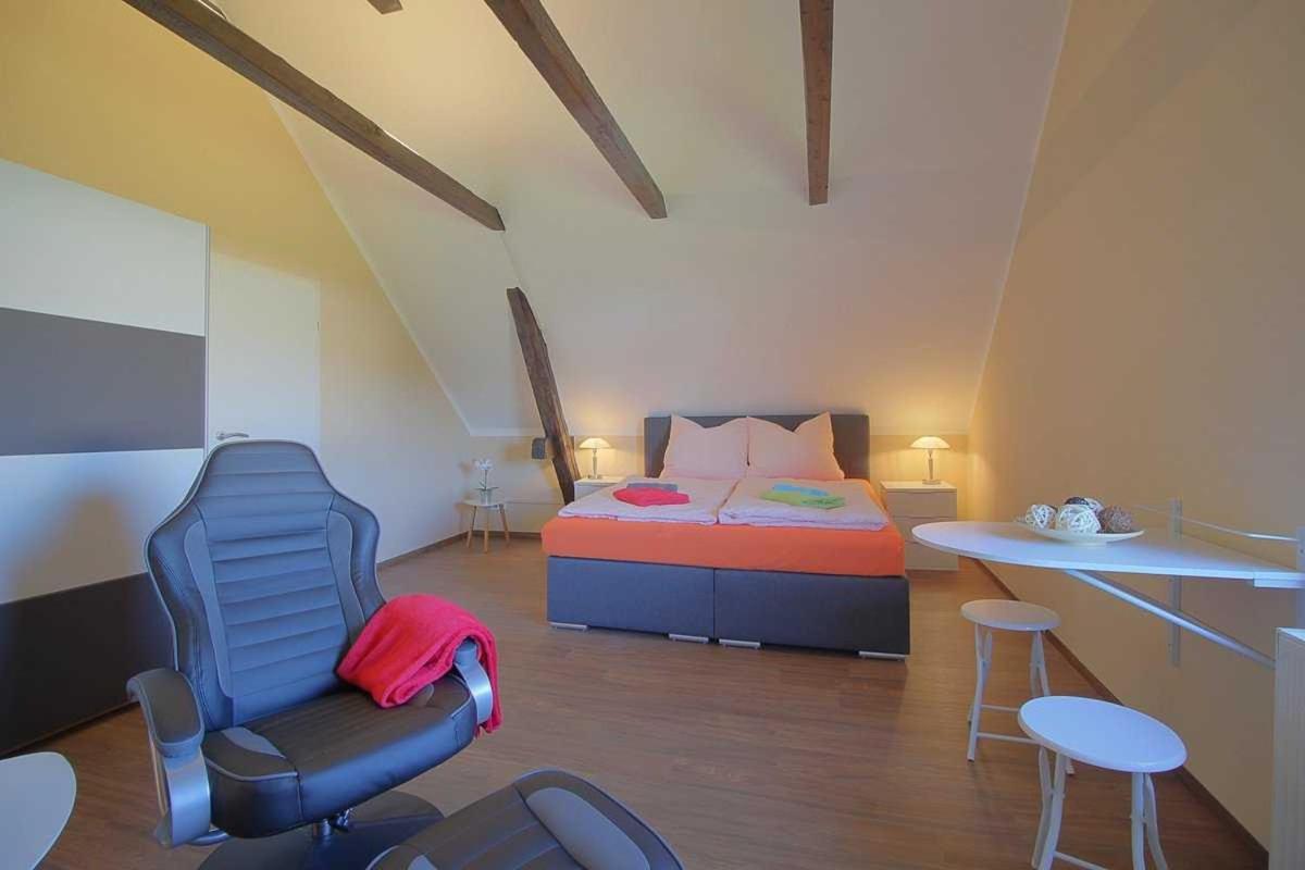 Double Room With Shared Bathroom photo 2