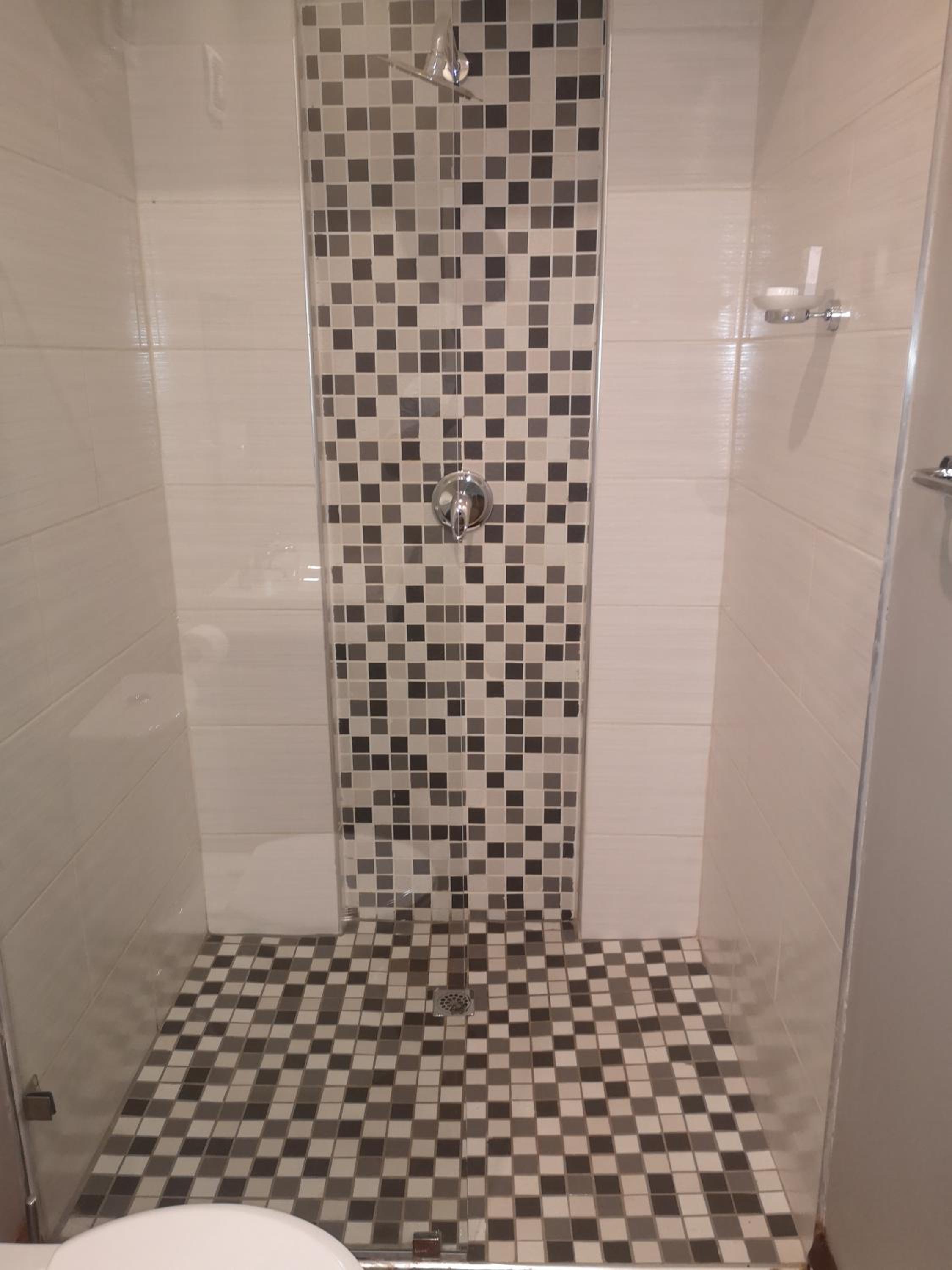 Deluxe Queen Room - Photo 8