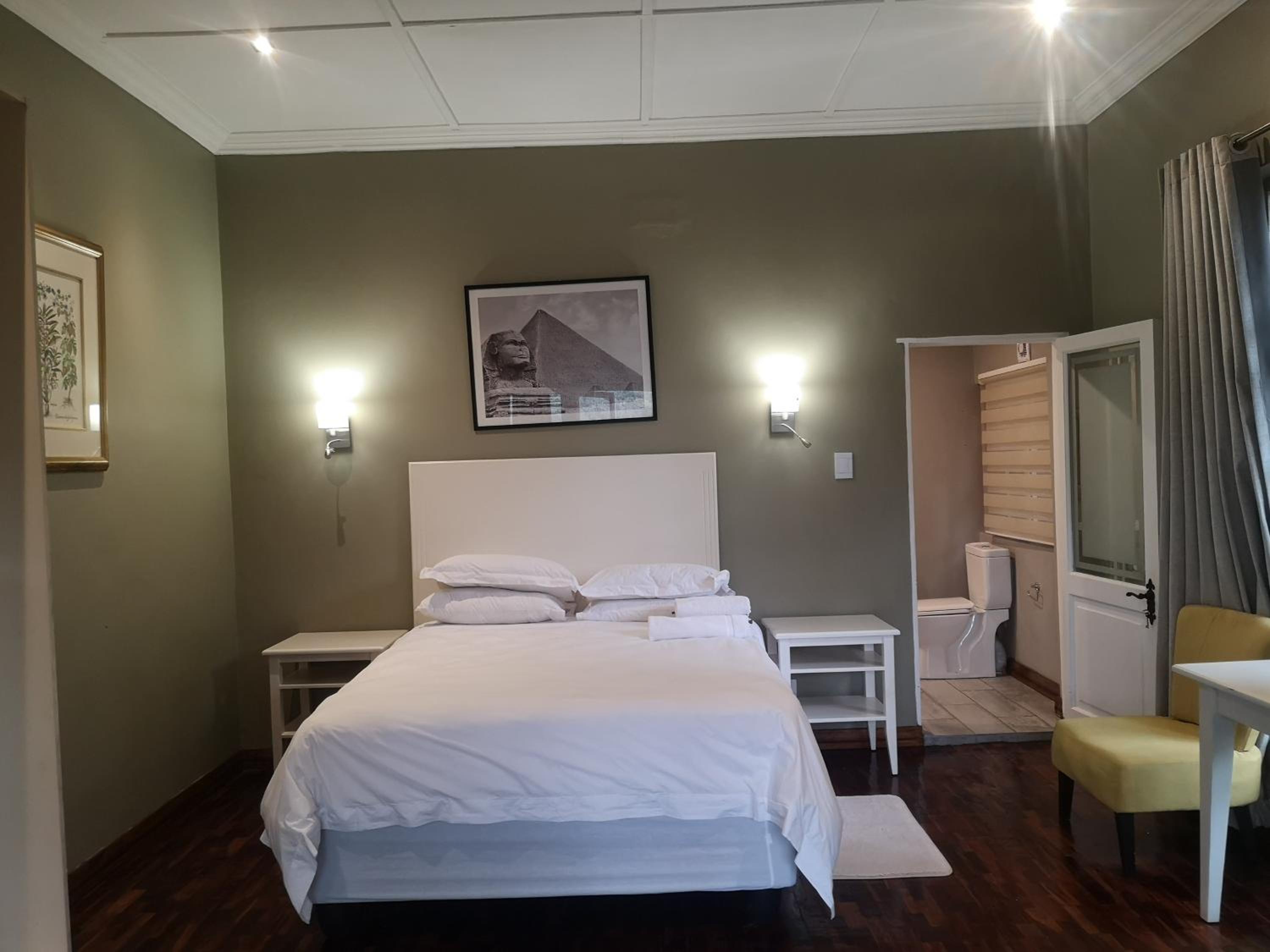 Deluxe Queen Room - Photo 4
