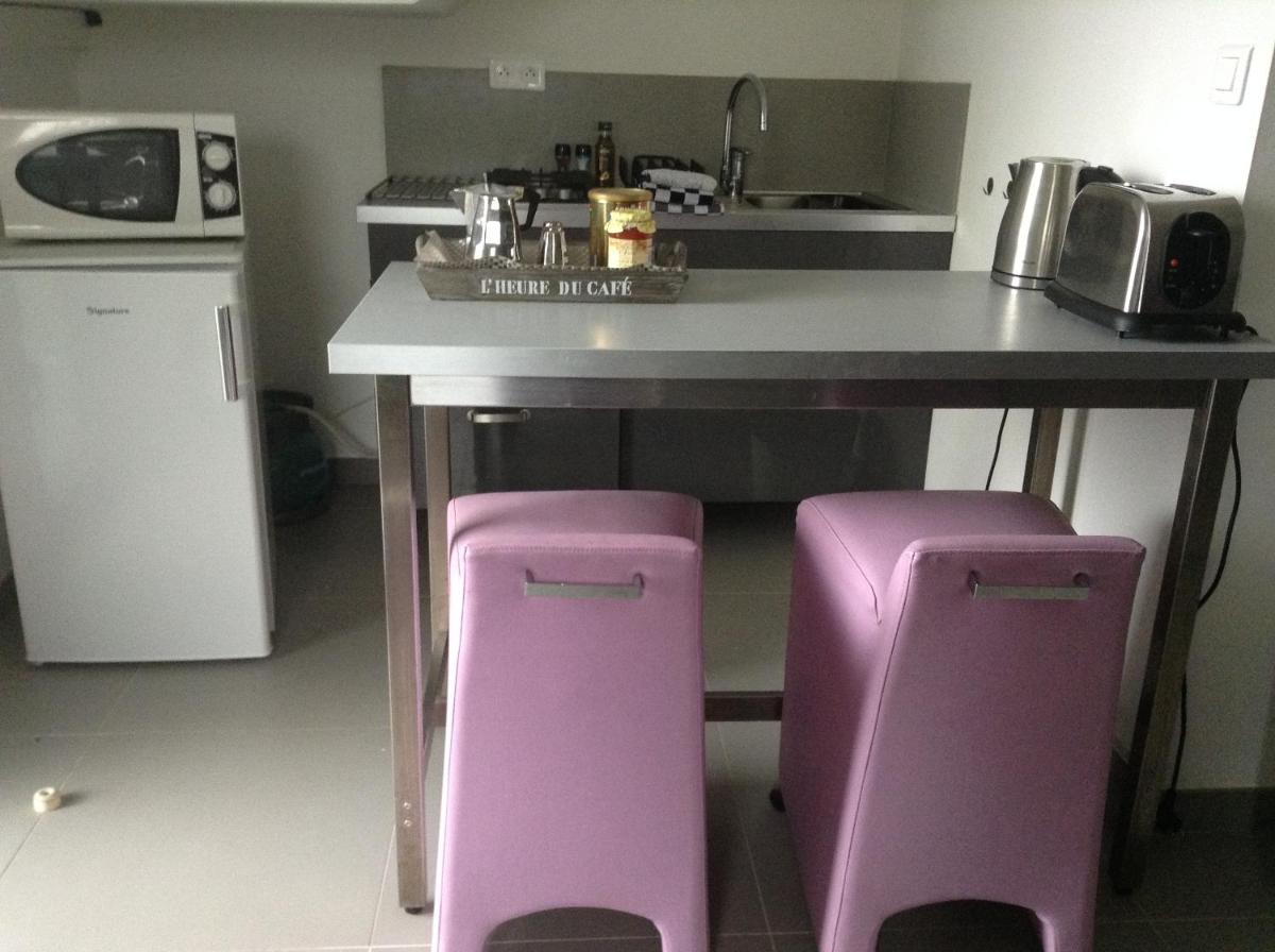 One-Bedroom Apartment (2 Adults) - Photo 5