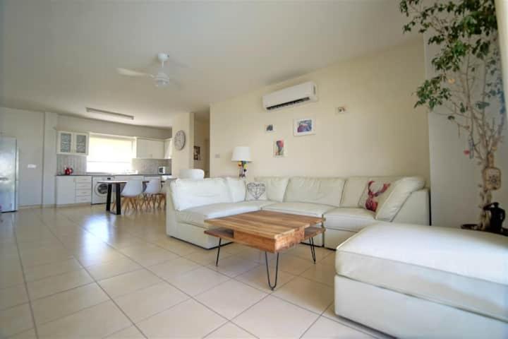 Three-Bedroom Premium Apartment with Balcony photo 3