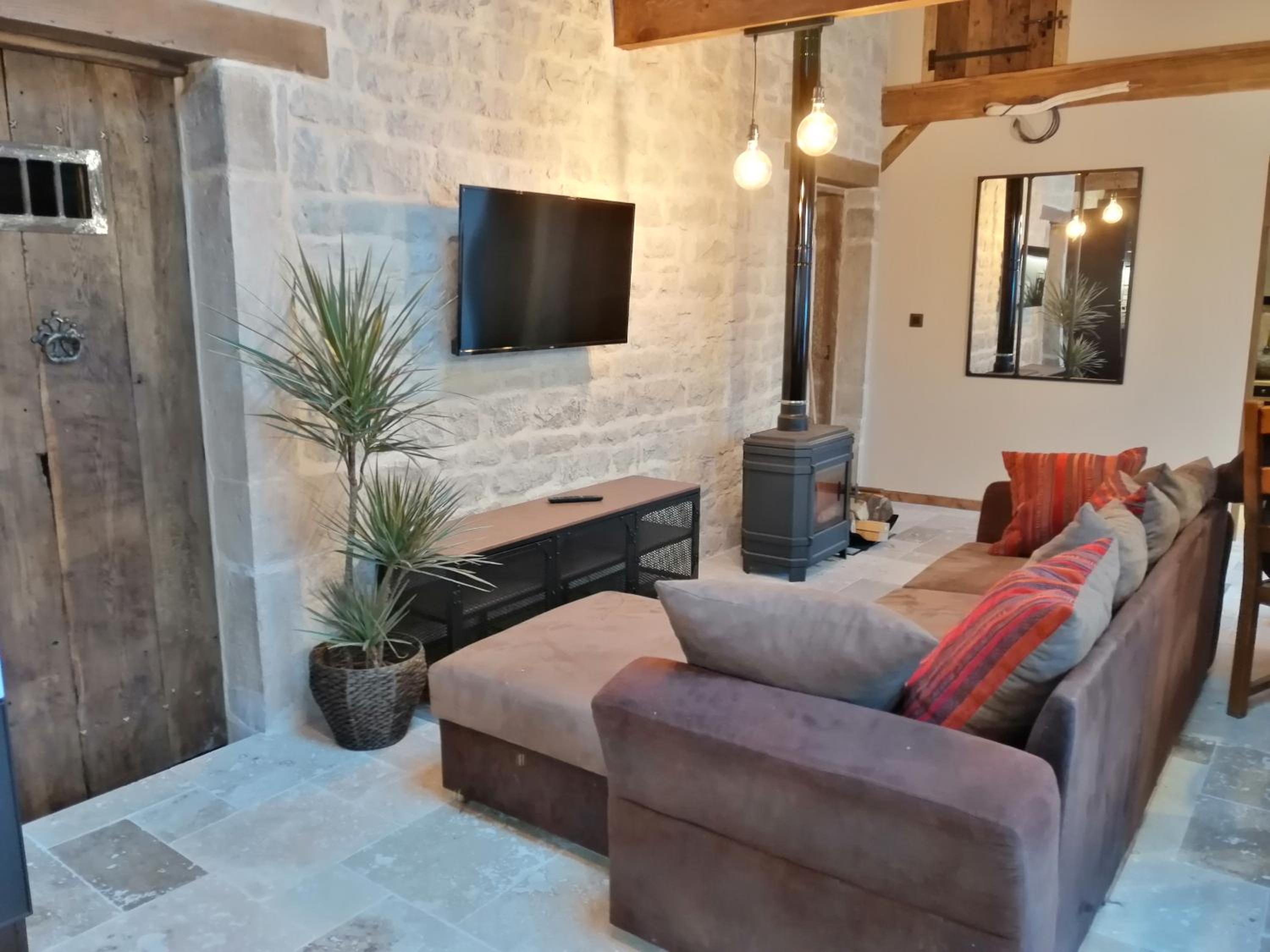 Two-Bedroom House - Photo 1