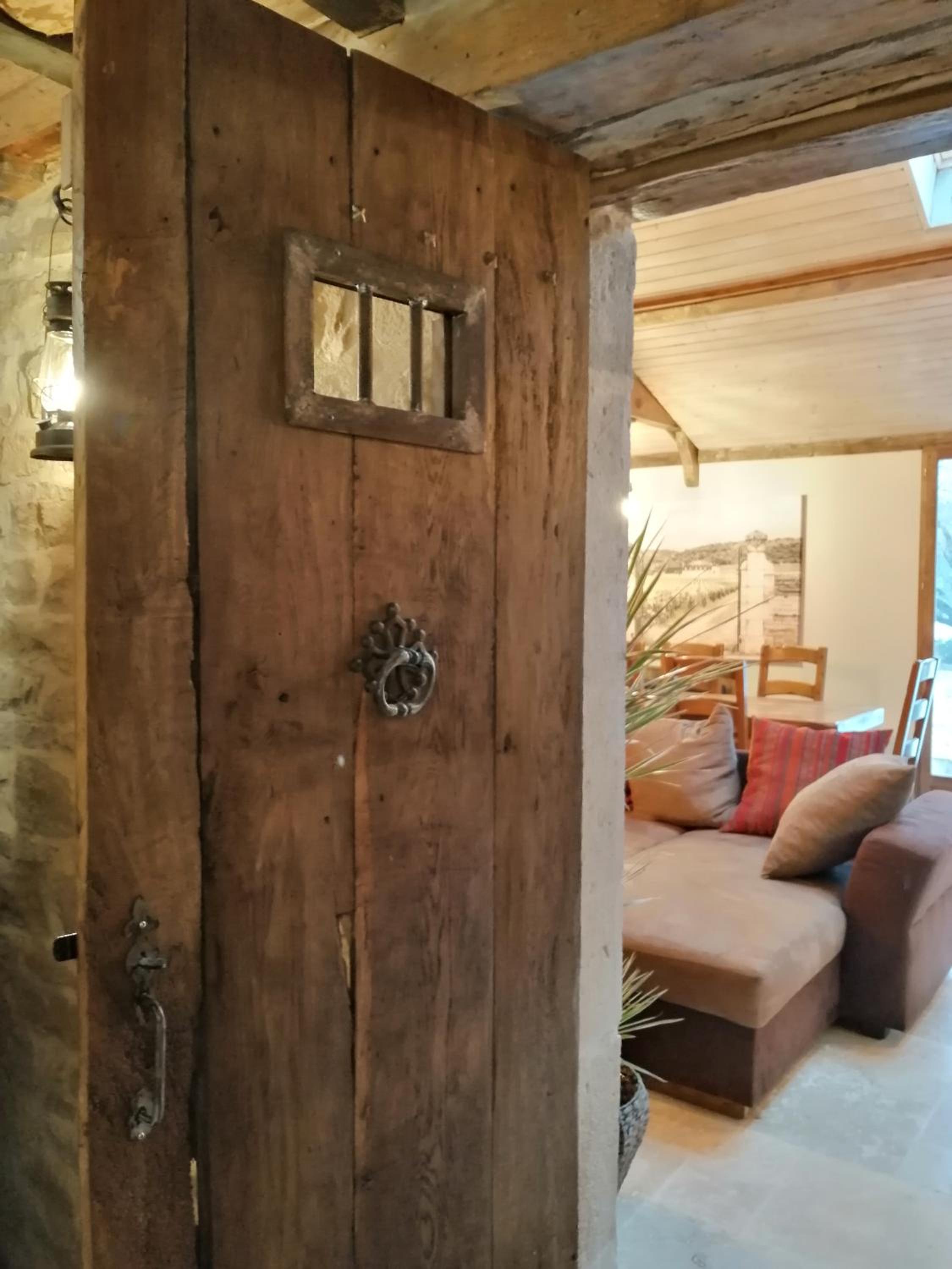 Two-Bedroom House - Photo 8